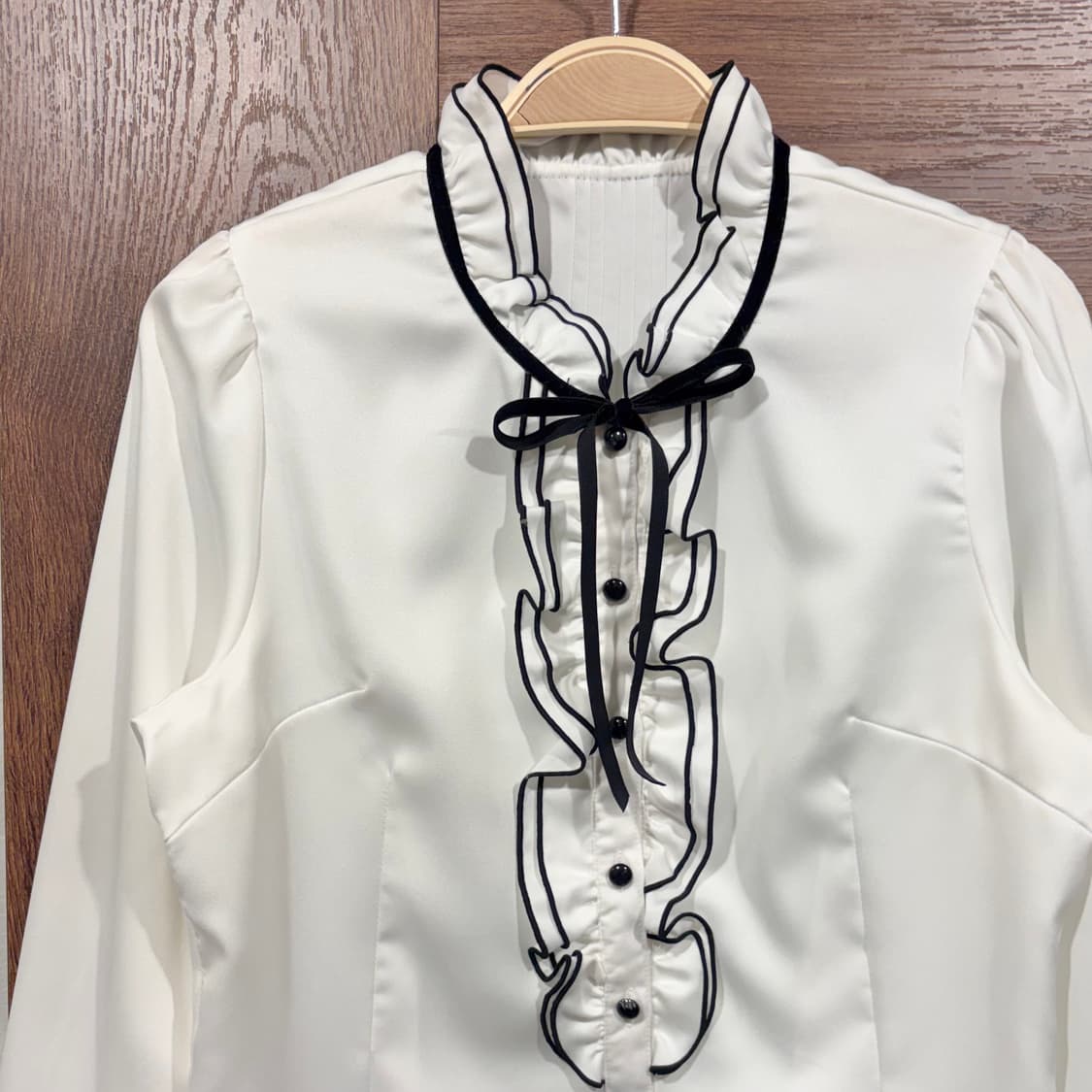 일본 빈티지 블랙 파이핑 라인 프릴 블라우스 로판 공겜여주 일브 상품이미지5