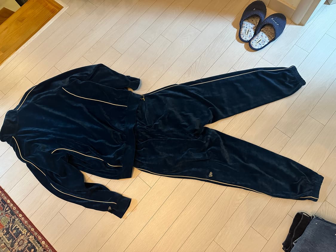 뉴에라 벨벳 트레이닝복 상품이미지2