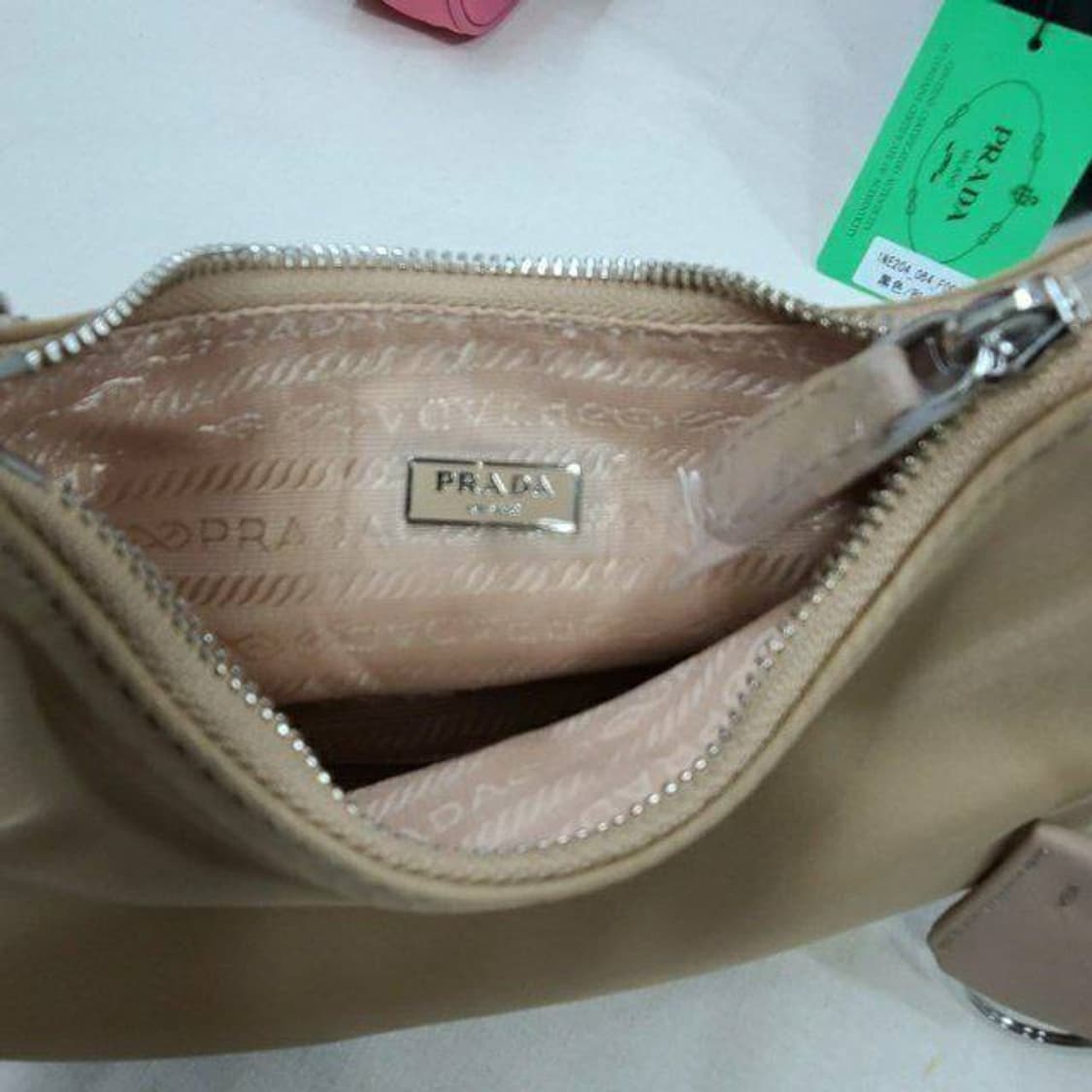 프라다 리에디션 2005 리나일론 백 상품이미지5