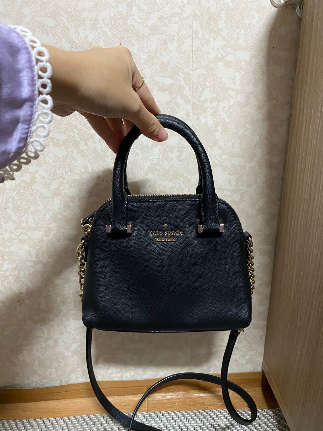 케이트 스페이드 블랙 미니 크로스백 상품이미지1