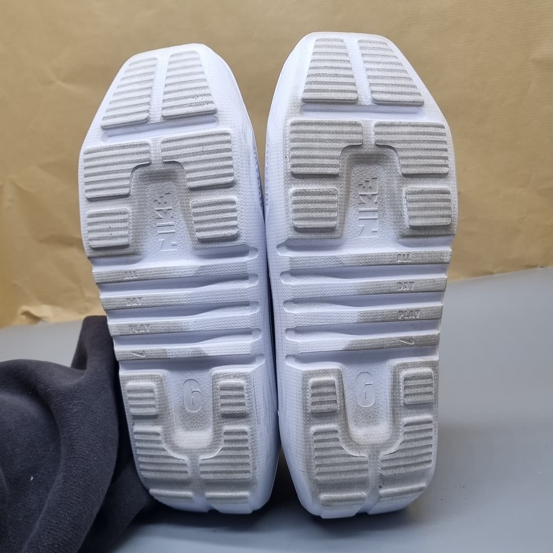 나이키 플레이 스케이프 여성샌들 240 상품이미지3