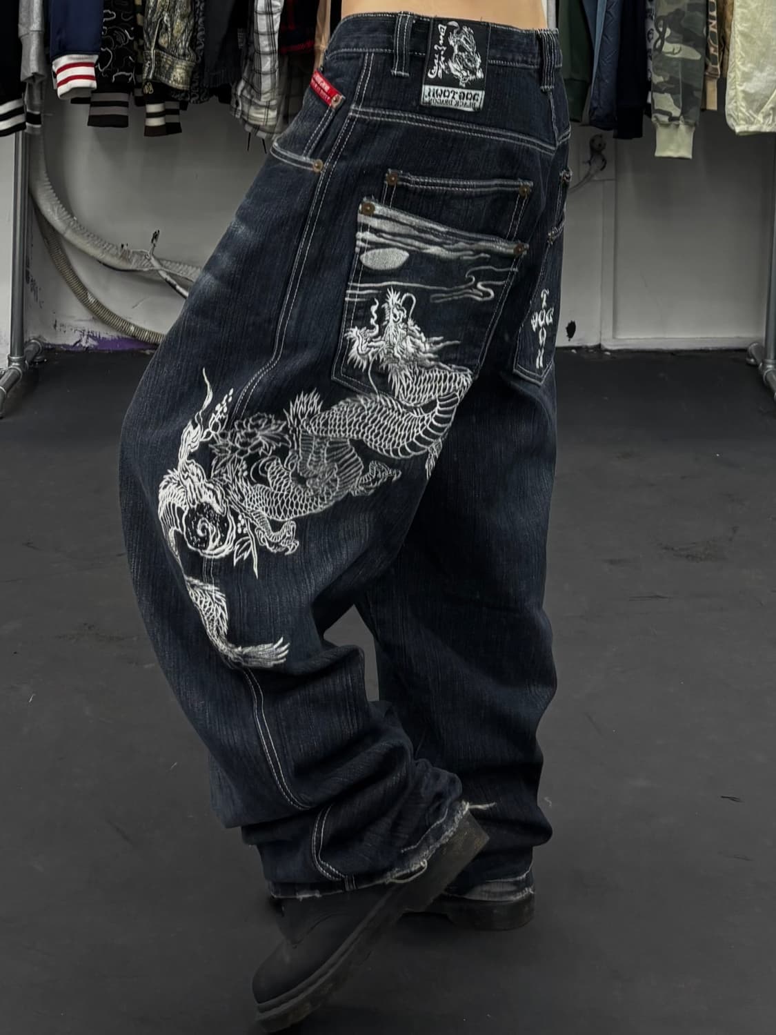 도그타운 블랙드래곤 자수 데님팬츠 상품이미지2