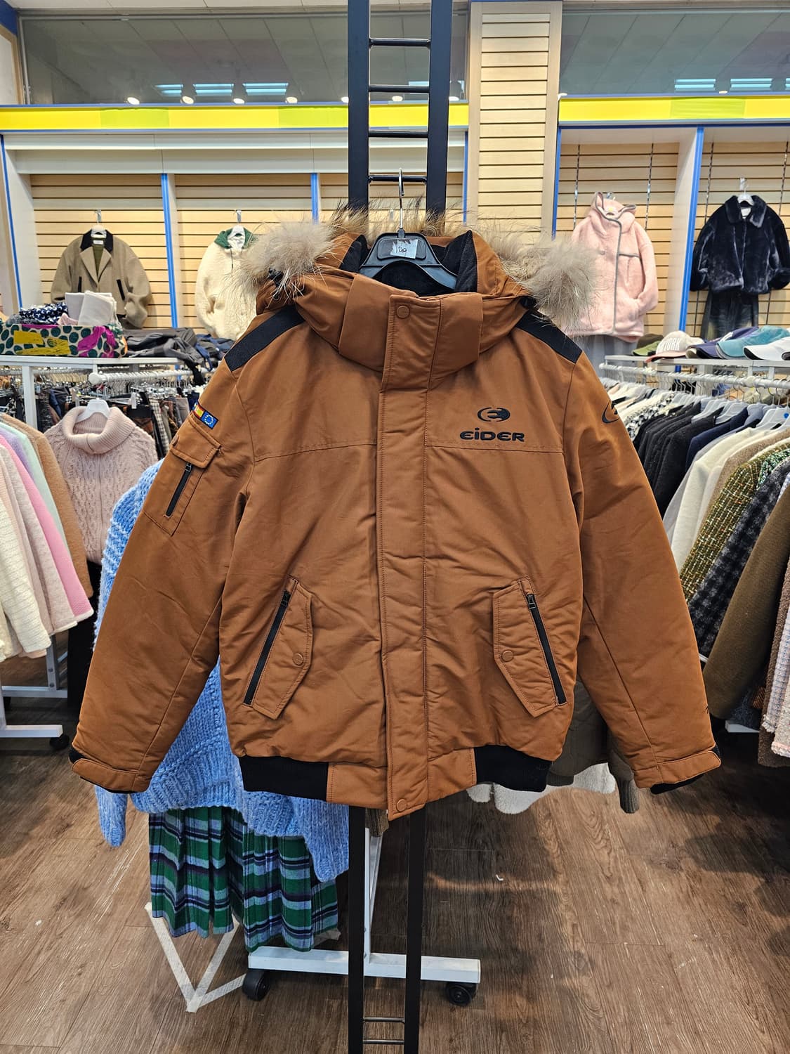 No.109 아이더 스투키 숏패딩M 상품이미지1