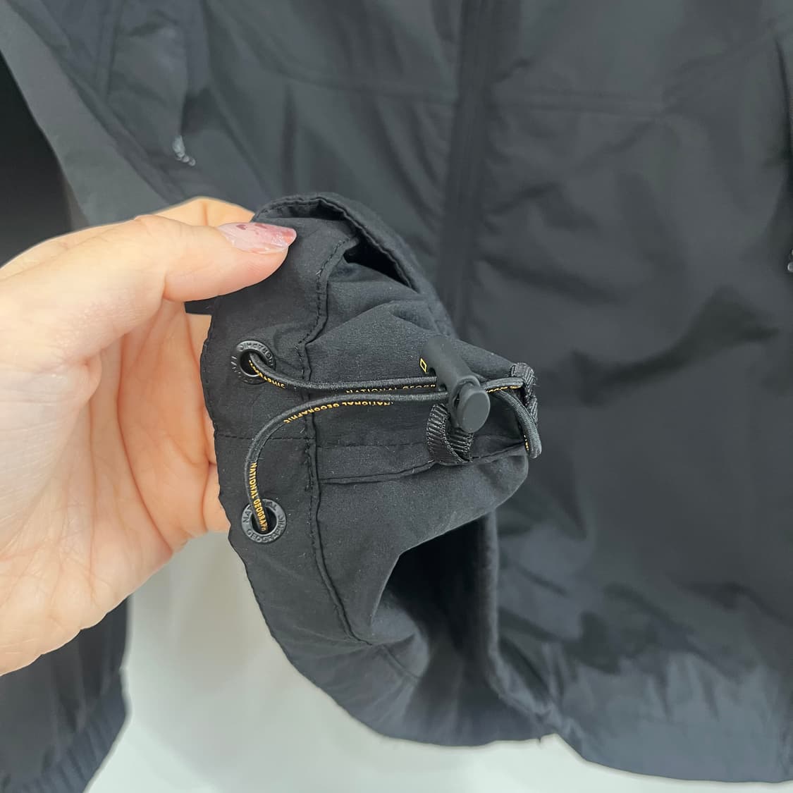 내셔널지오그래픽 와펜 블랙 경량 후드 바람막이 자켓 상품이미지5