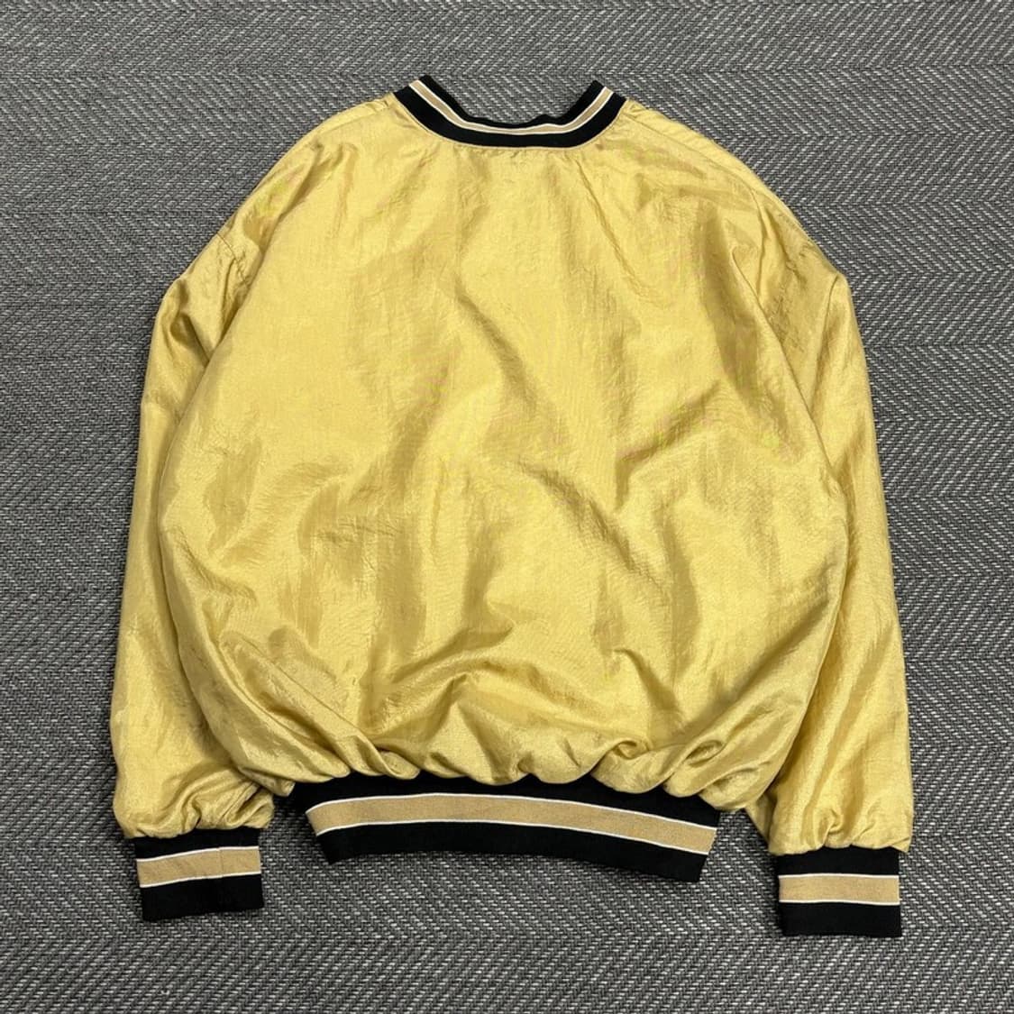 자수 패치 브이넥 풀오버 웜업V0490 상품이미지2