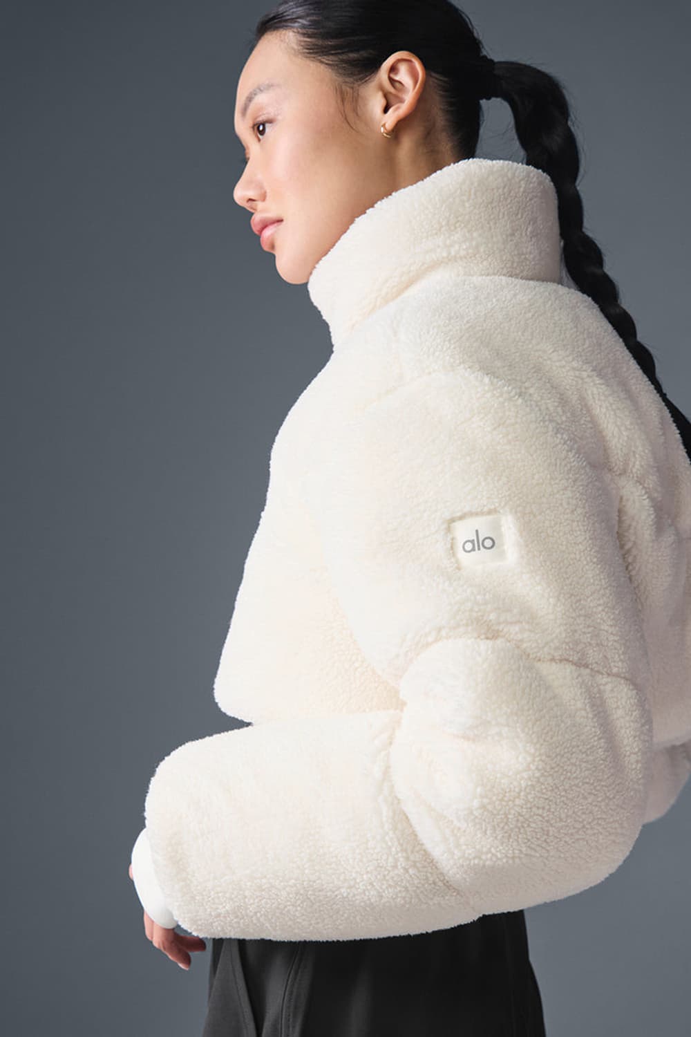 Alo 알로 요가 Sherpa Main Act Corset Puffer 상품이미지3