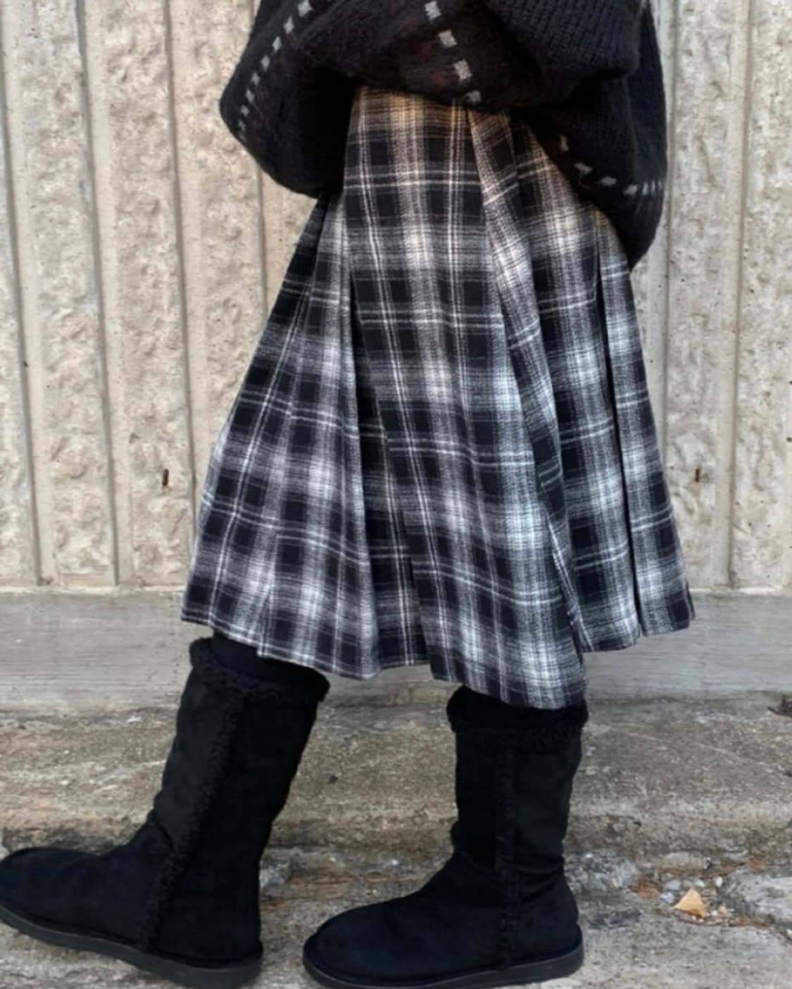 데일리쥬 울 체크 플리츠 미디 스커트 블랙 상품이미지3