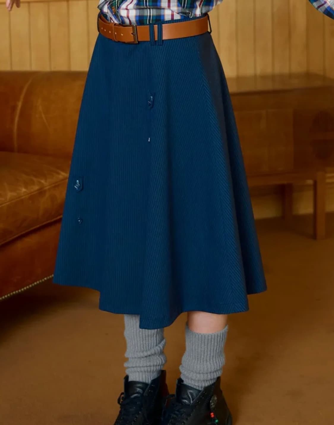 헤레틱 버튼 플레어 미디스커트 네이비 상품이미지7