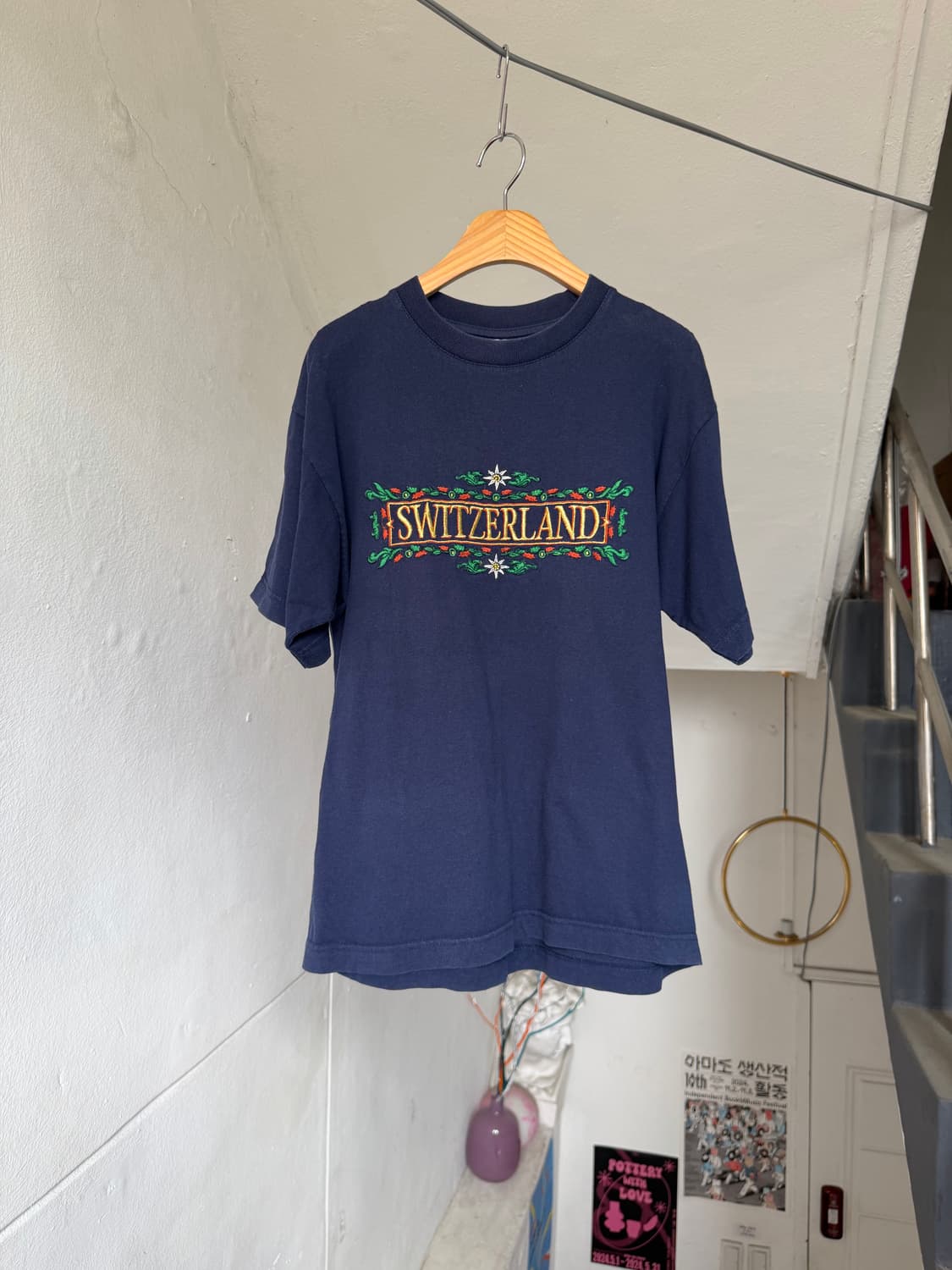 빈티지 네이비 자수 티셔츠 상품이미지1