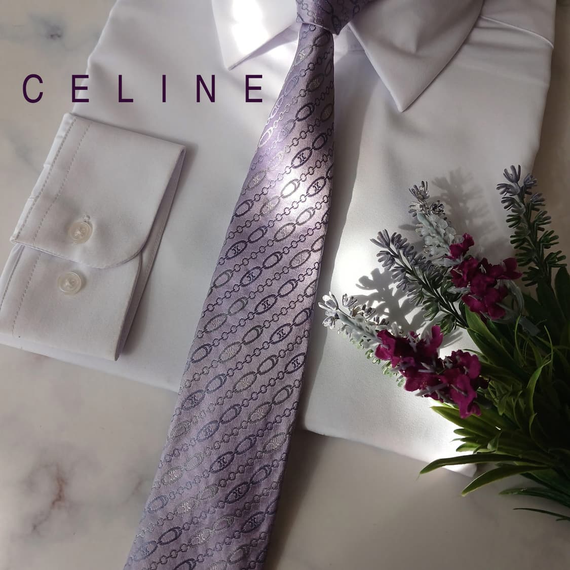 셀린느 실크 라일락 트리오페 로고 넥타이 8.5cm B등급 A18998
 상품이미지1