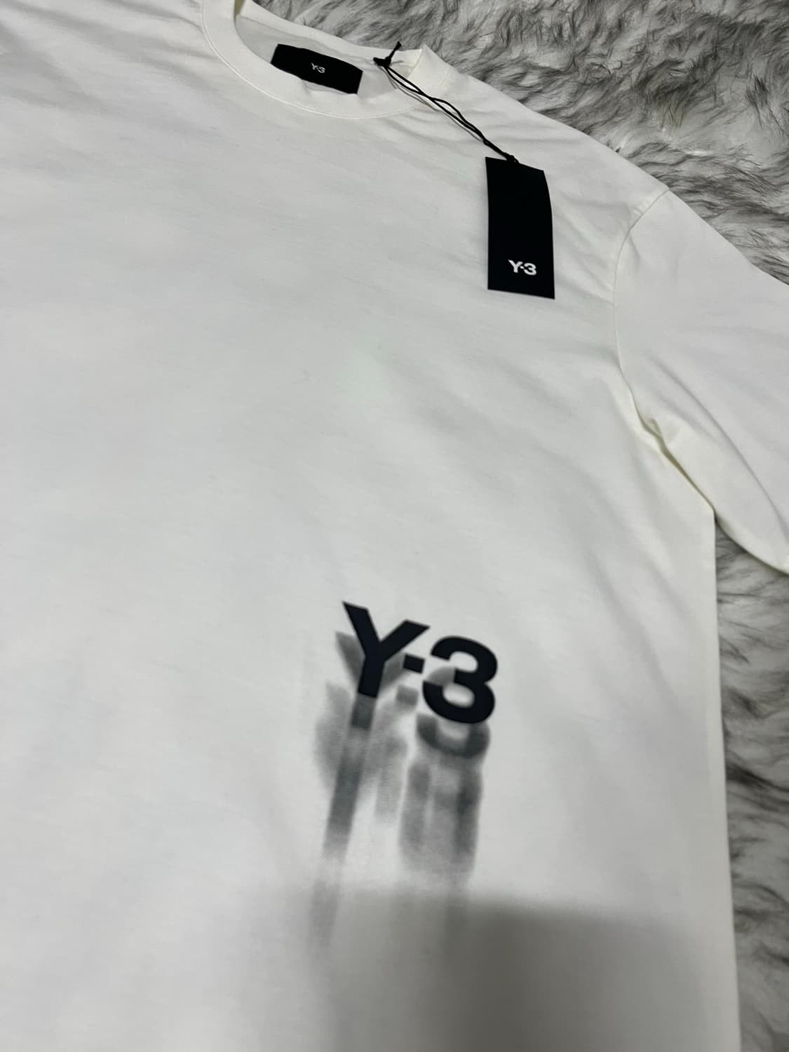 [L] Y-3 블러 로고 티셔츠 상품이미지2