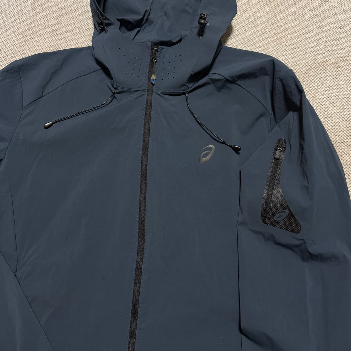 아식스 후드 윈드브레이커 상품이미지2