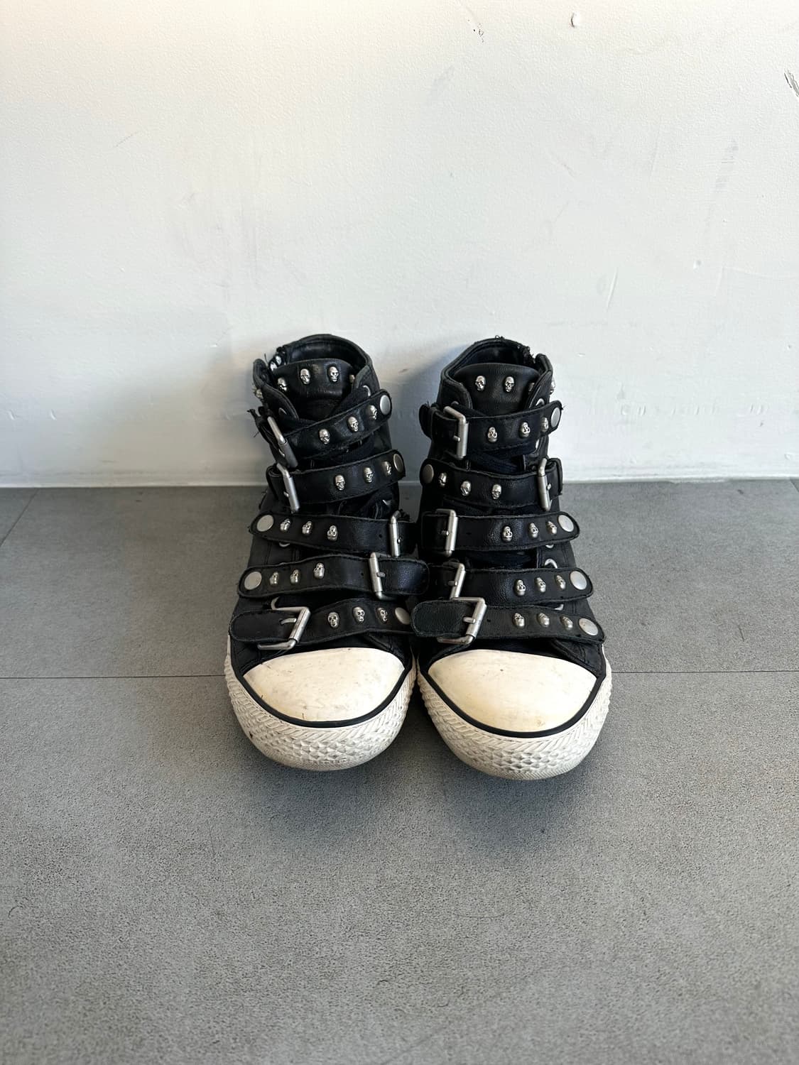 Ash 스컬 스터드 버클 레더 하이탑 스니커즈 상품이미지2