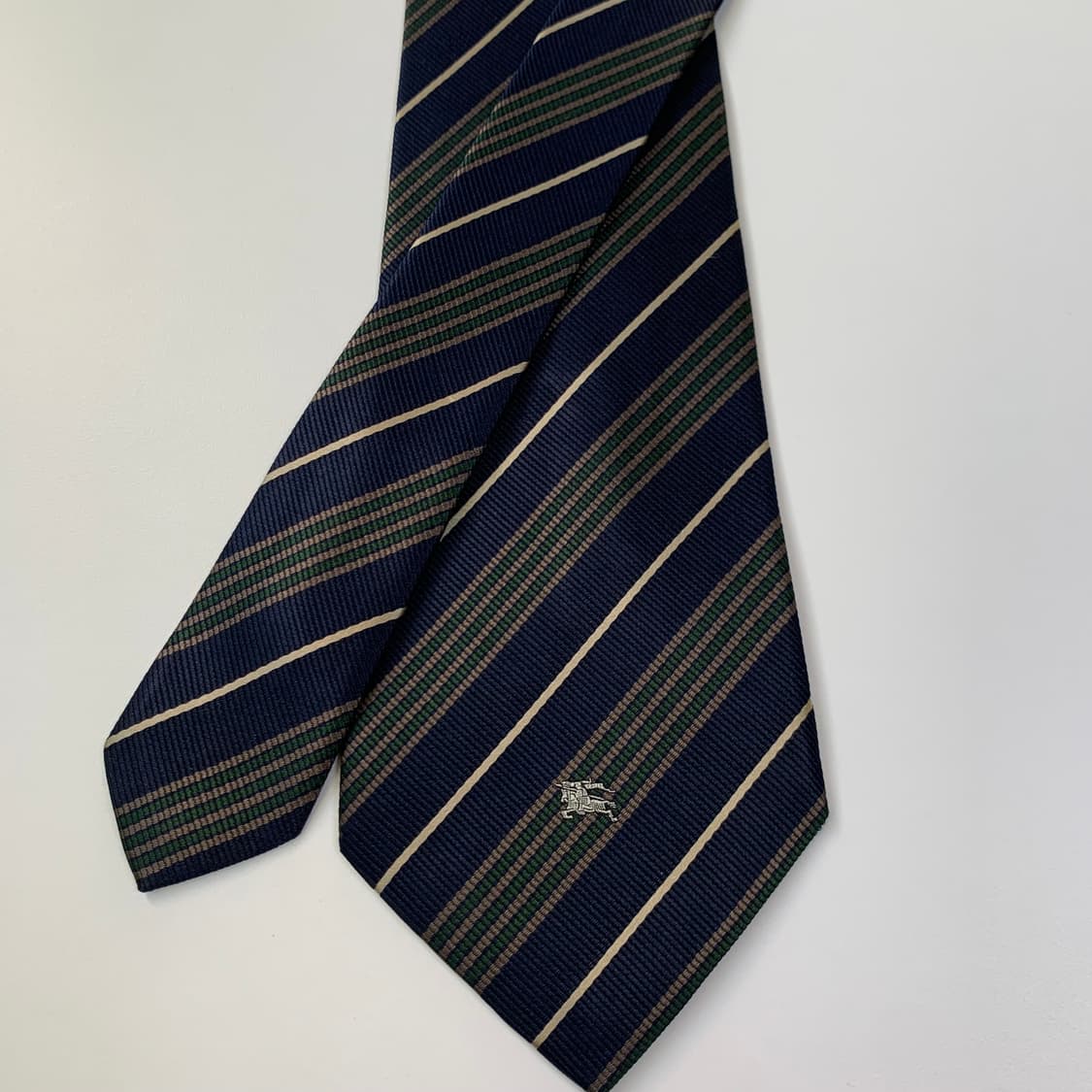 버버리(BURBERRY) 스트라이프 100실크 클래식넥타이 명품 최상급 상품이미지4