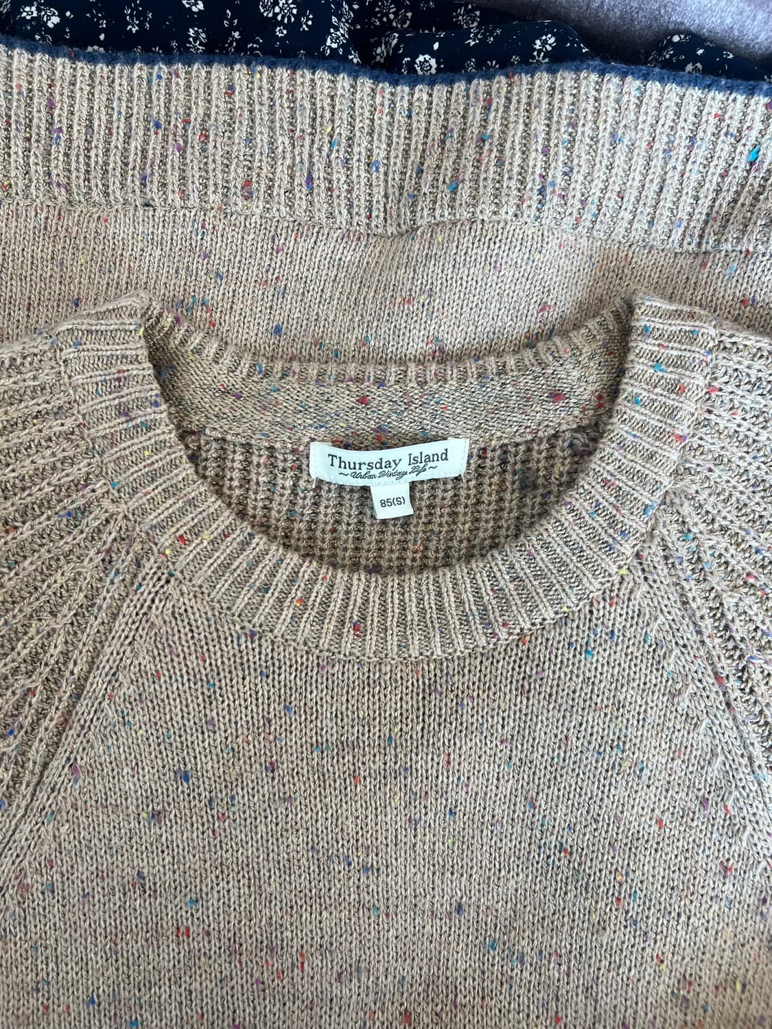 써스데이아일랜드 여성 카멜베이지 울니트원피스 프릴밑단원피스 상품이미지4