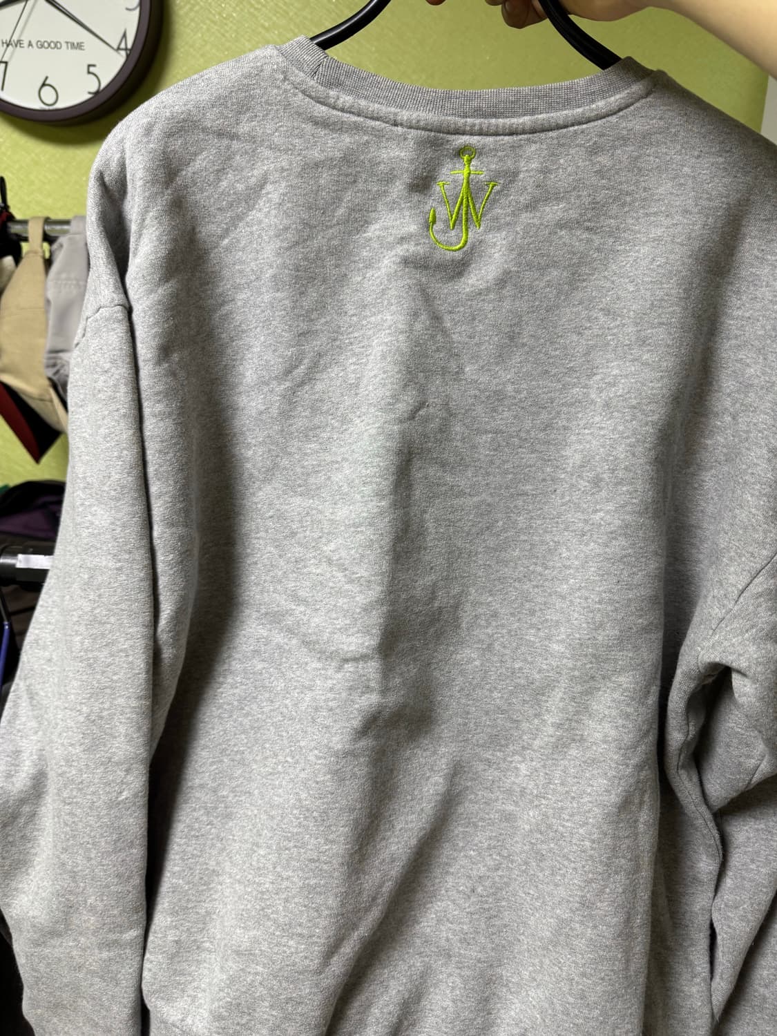 Jw 앤더슨 해피버니 맨투맨 상품이미지2