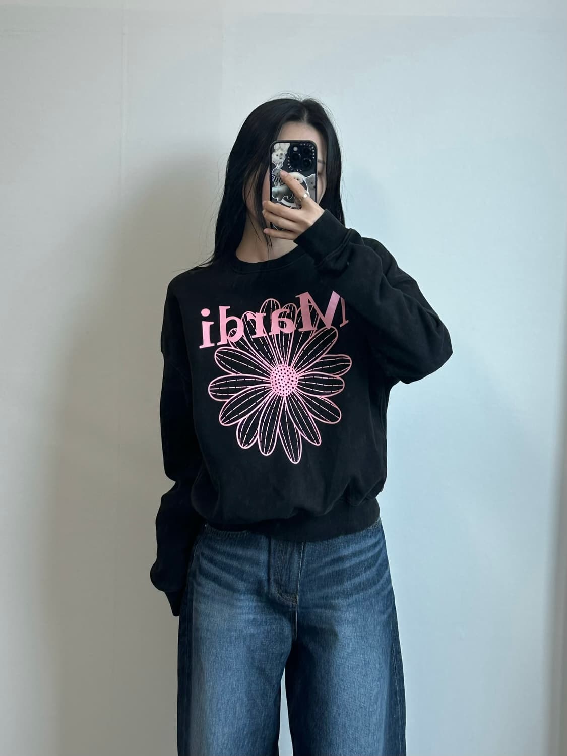 마르디 메크르디 빅로고 블랙 맨투맨 상품이미지1