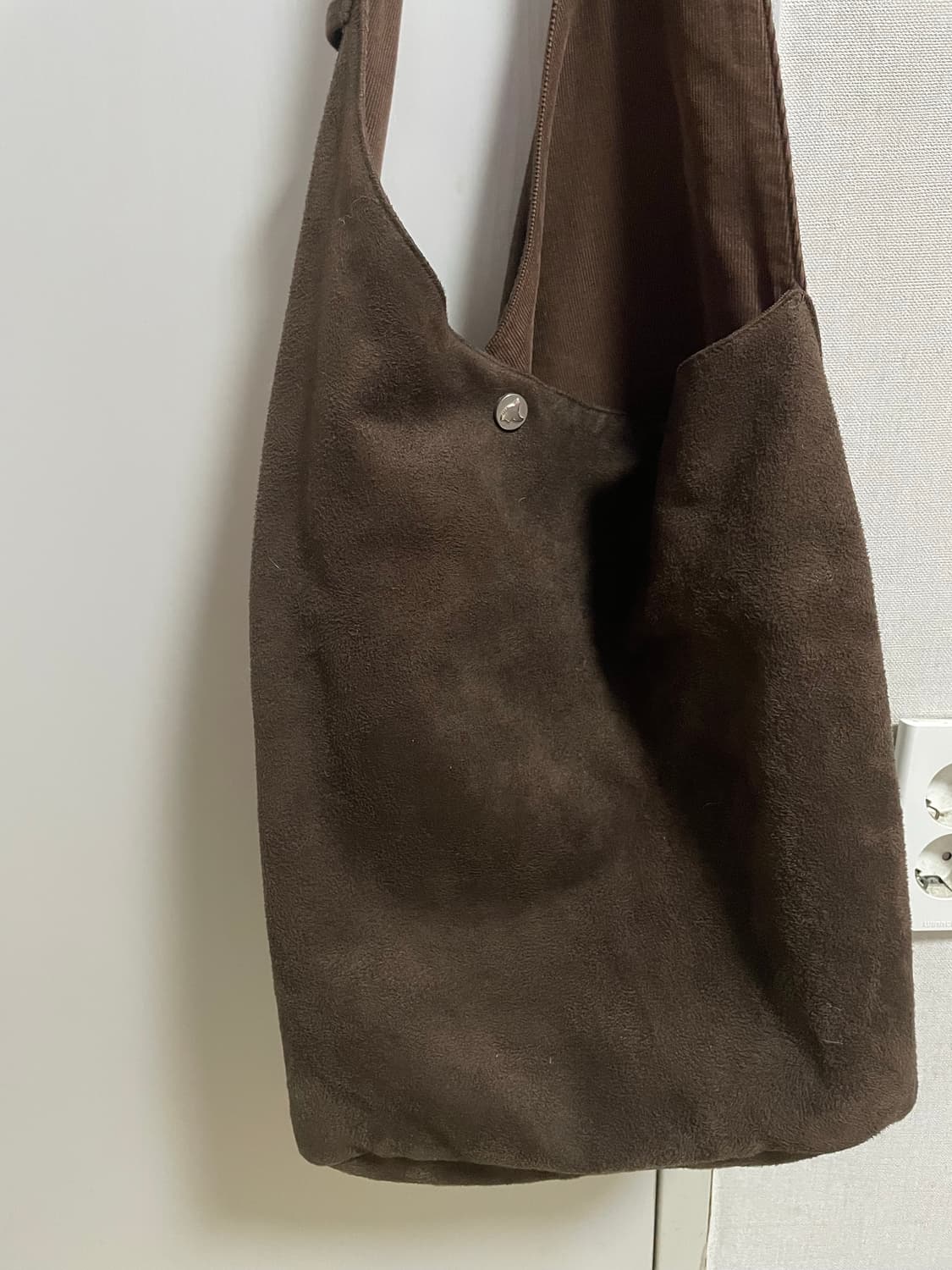 공용os) 아이엘 호보백 스웨이드/코듀로이 브라운 리버시블 숄더백 가방 상품이미지7