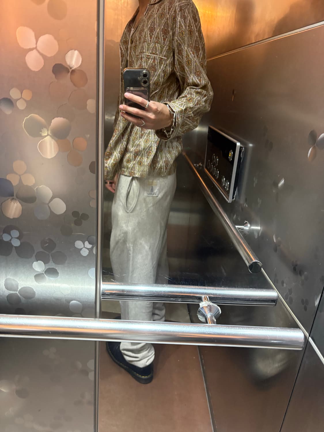 솔로이스트 23ss 사선지퍼 스웻 팬츠 상품이미지8