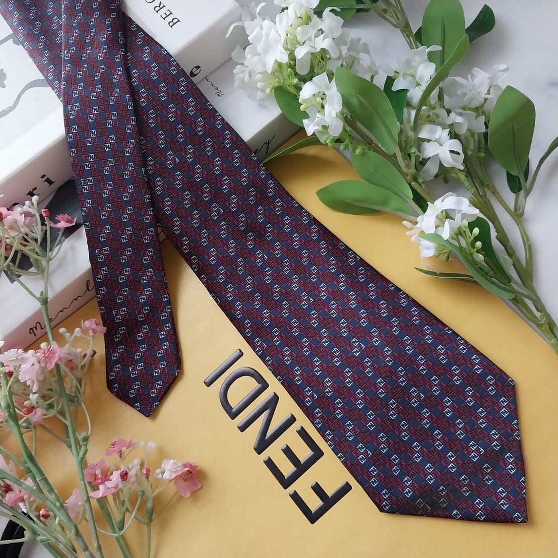 펜디 실크 네이비 FF 모노그램 넥타이 9.2cm B등급 K1780
 상품이미지2