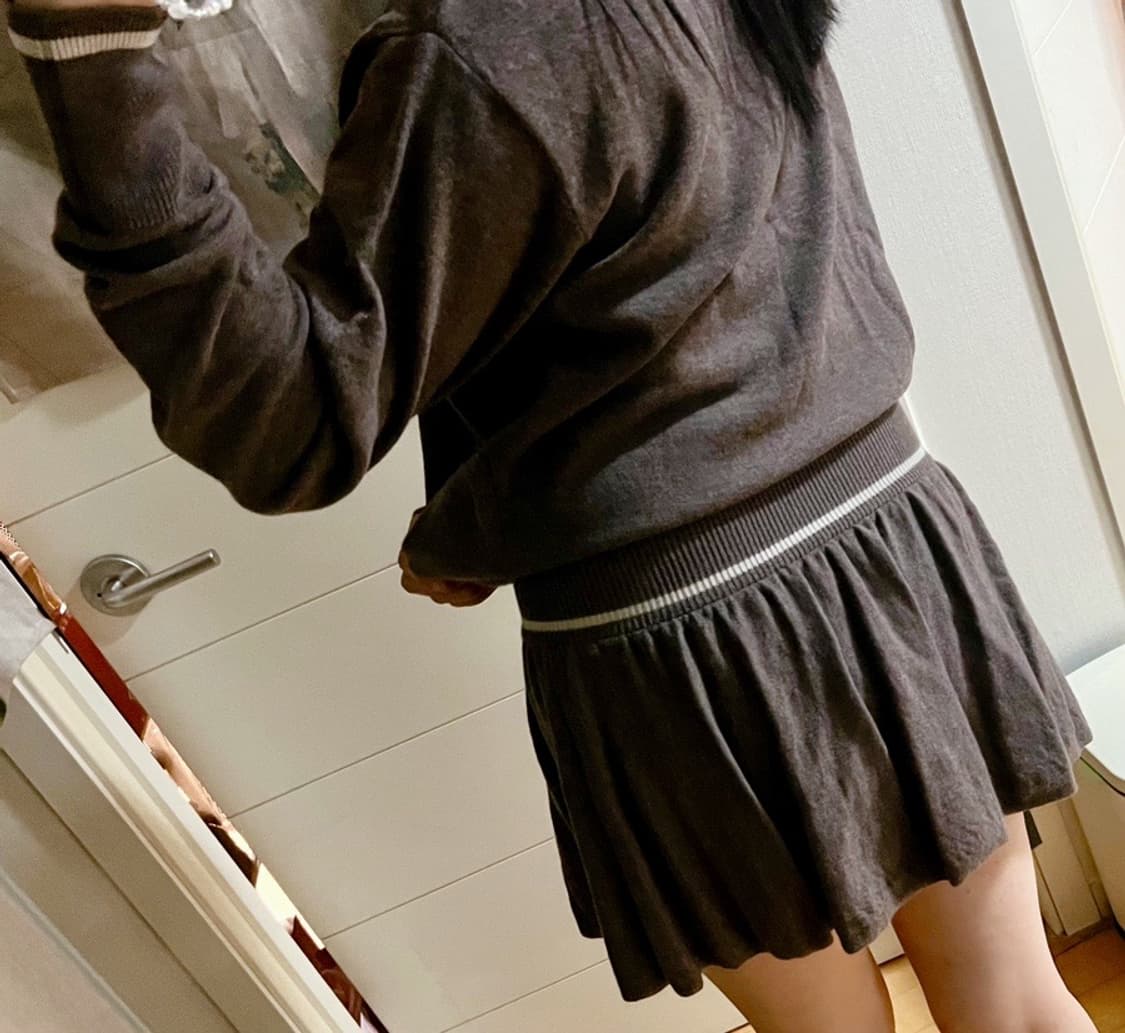 쓰리타임즈 isabel emblem knit skirt 상품이미지3