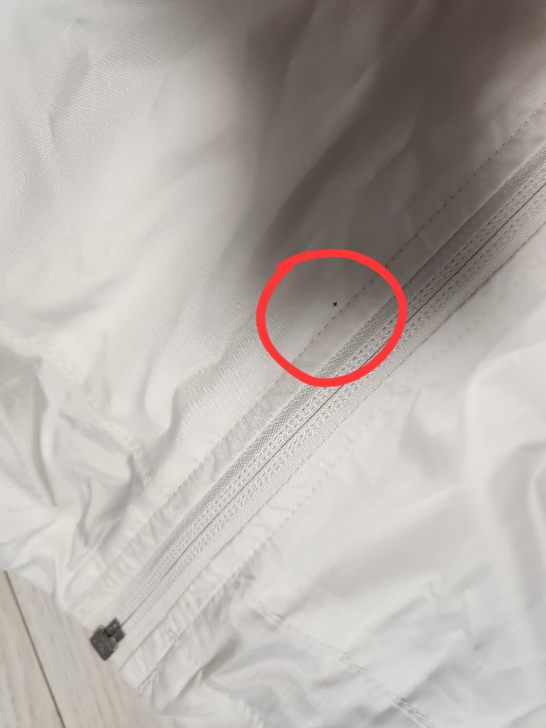 아디다스 에센셜 3S 우븐 윈드브레이커 바람막이 자켓

사이즈는 M인데  상품이미지6