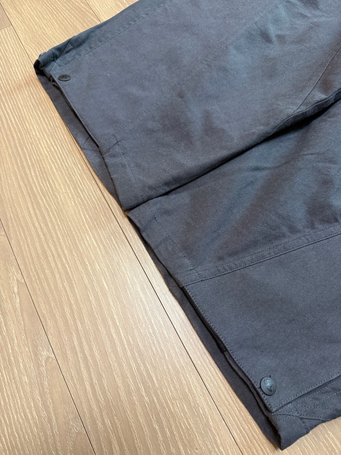 1) 산산기어 와이드 스냅 팬츠 그레이23ss 상품이미지5