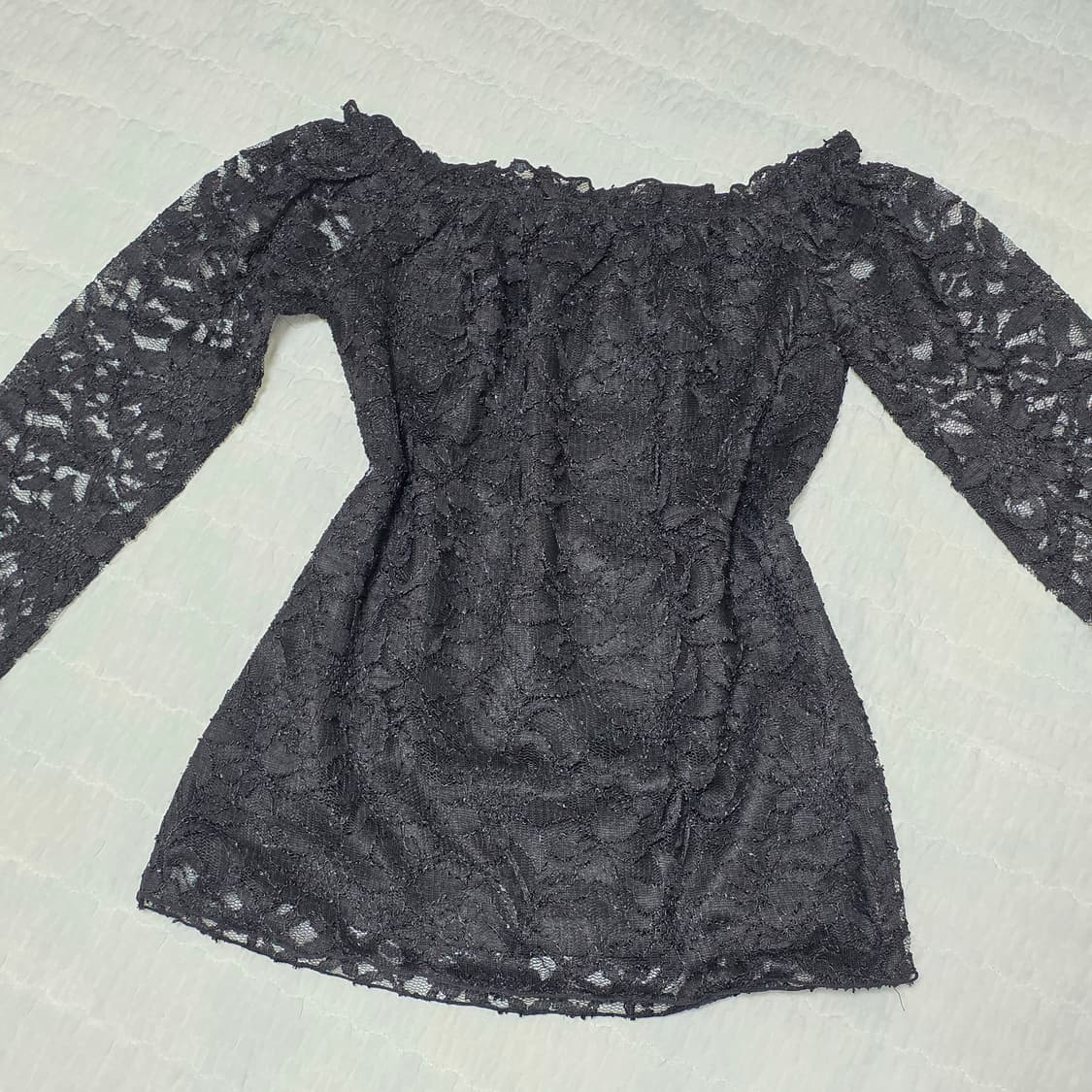 블랙양지뢰 레이스 오프숄더 블라우스 상품이미지4