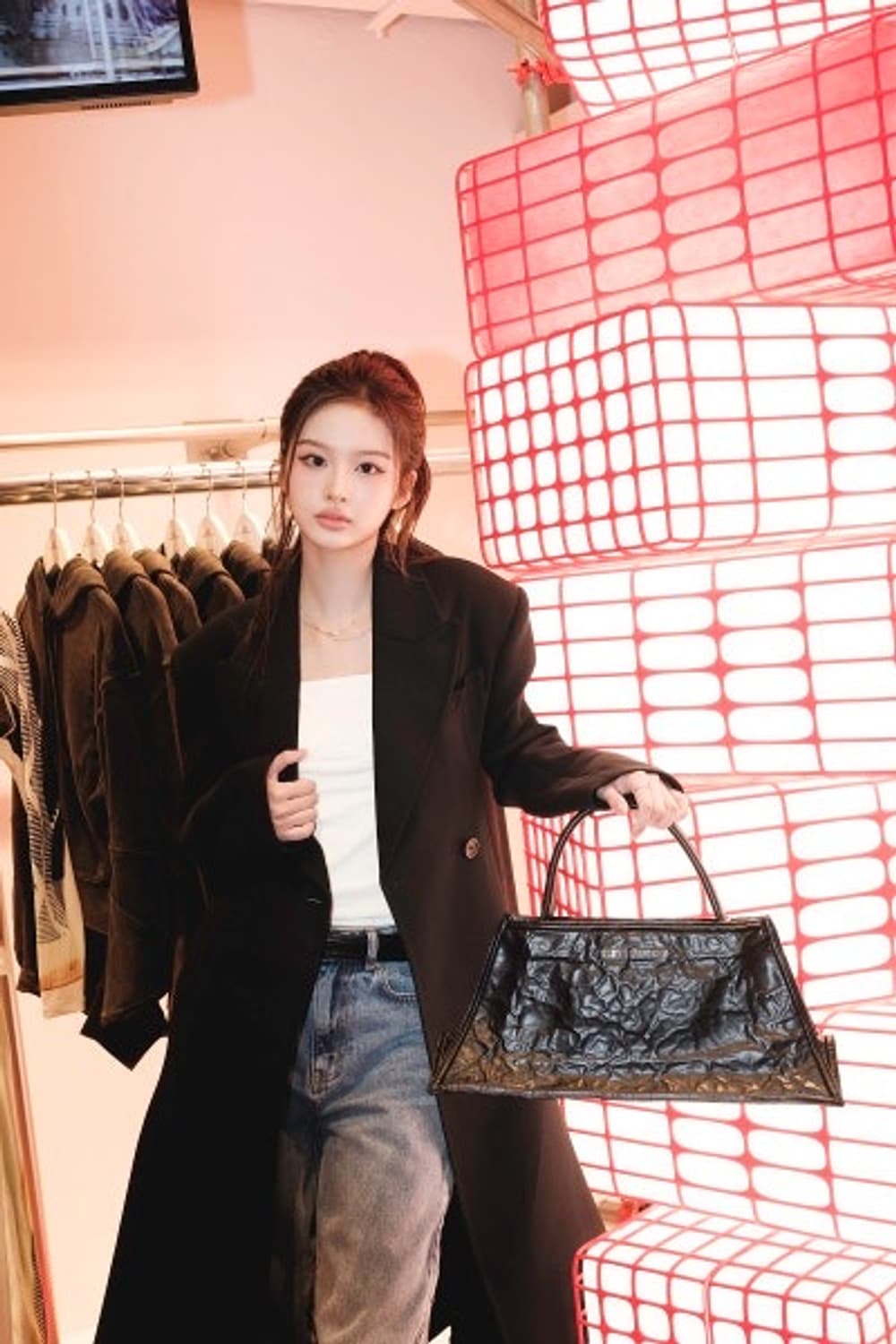 (새상품) H&M 글렌마틴스 블랙 코트 M 사이즈 판매합니다. 상품이미지3