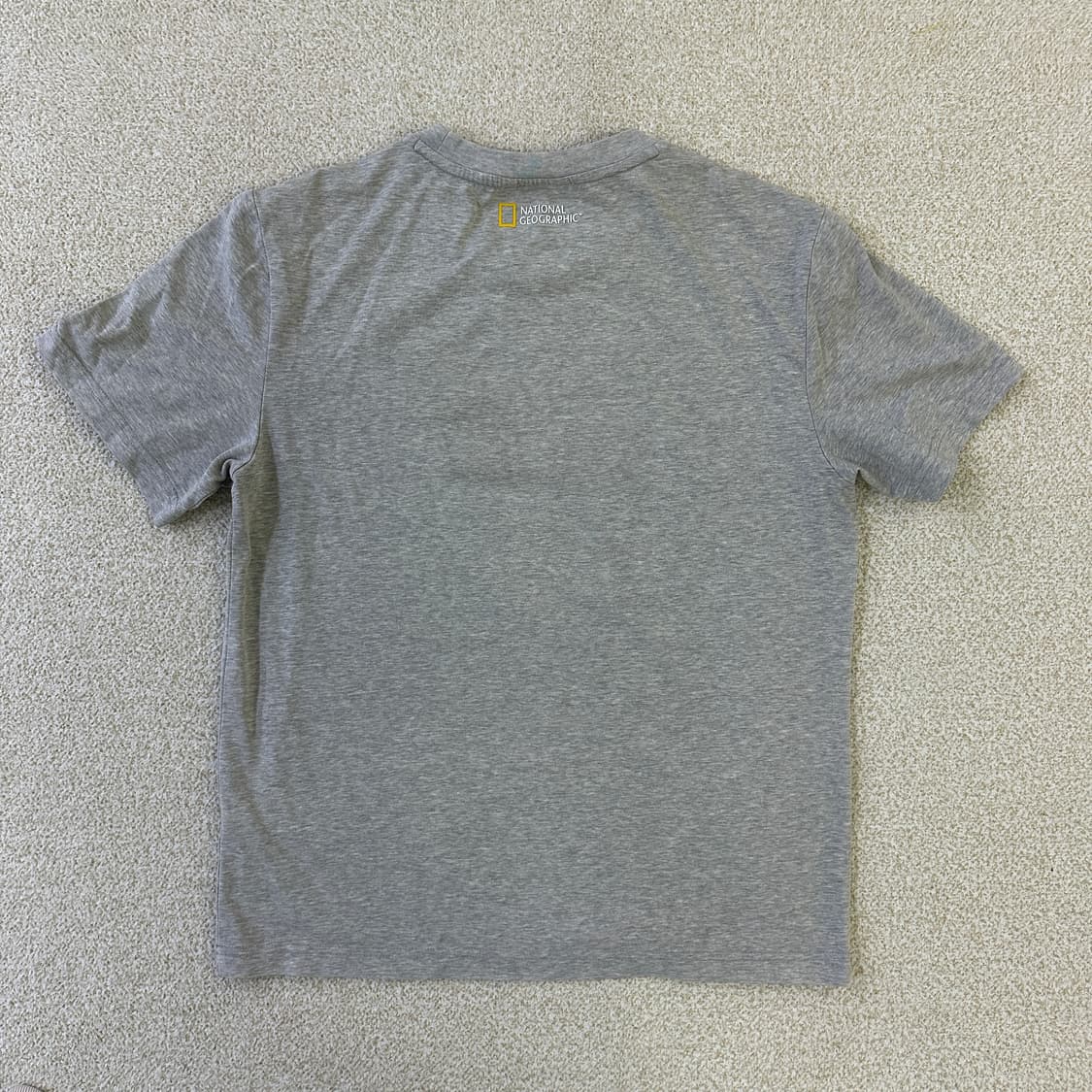 M 네셔널지오그래픽 그레이 반팔티 0319D 상품이미지4