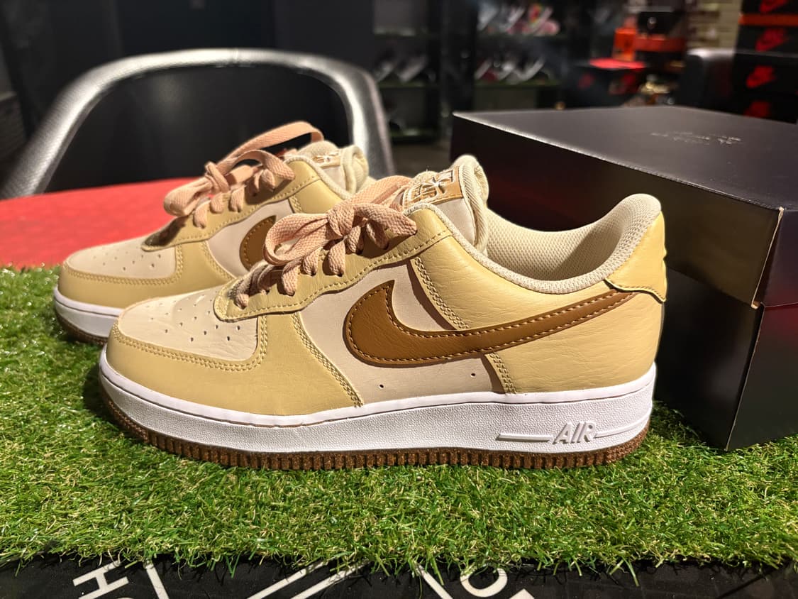 [새상품/270] 나이키 에어포스1 펄화이트 세서미 상품이미지3