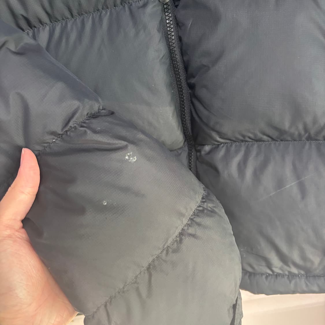 노스페이스 700 눕시 구스다운 패딩 무광 블랙 상품이미지4