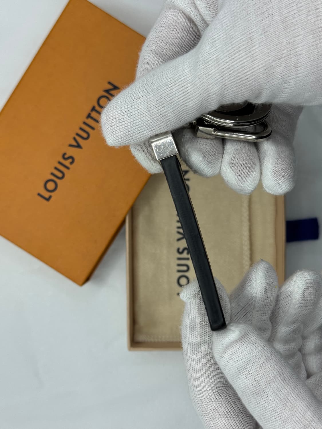 루이비통 네오 LV 키링 상품이미지4