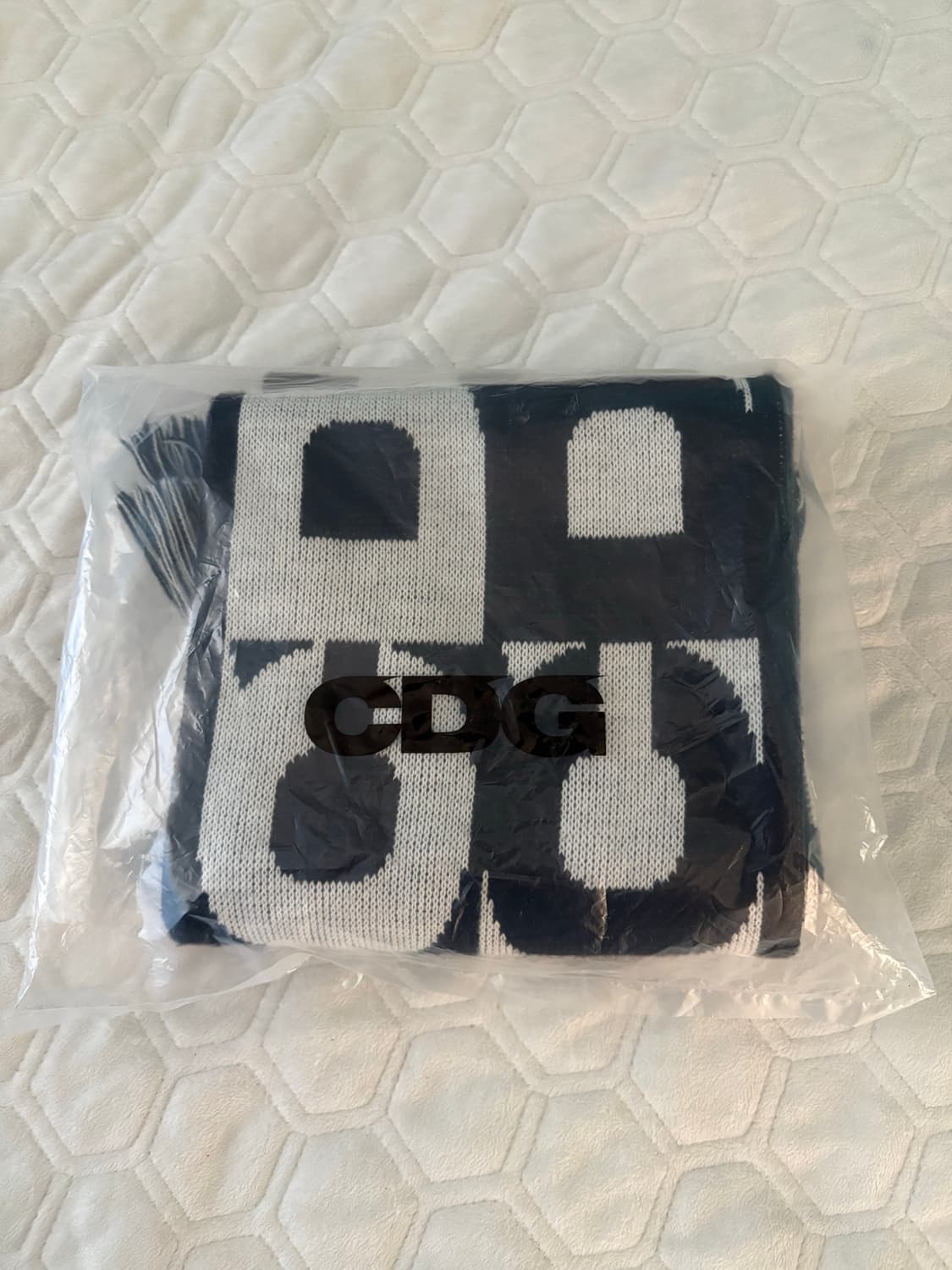 cdg 머플러 상품이미지1