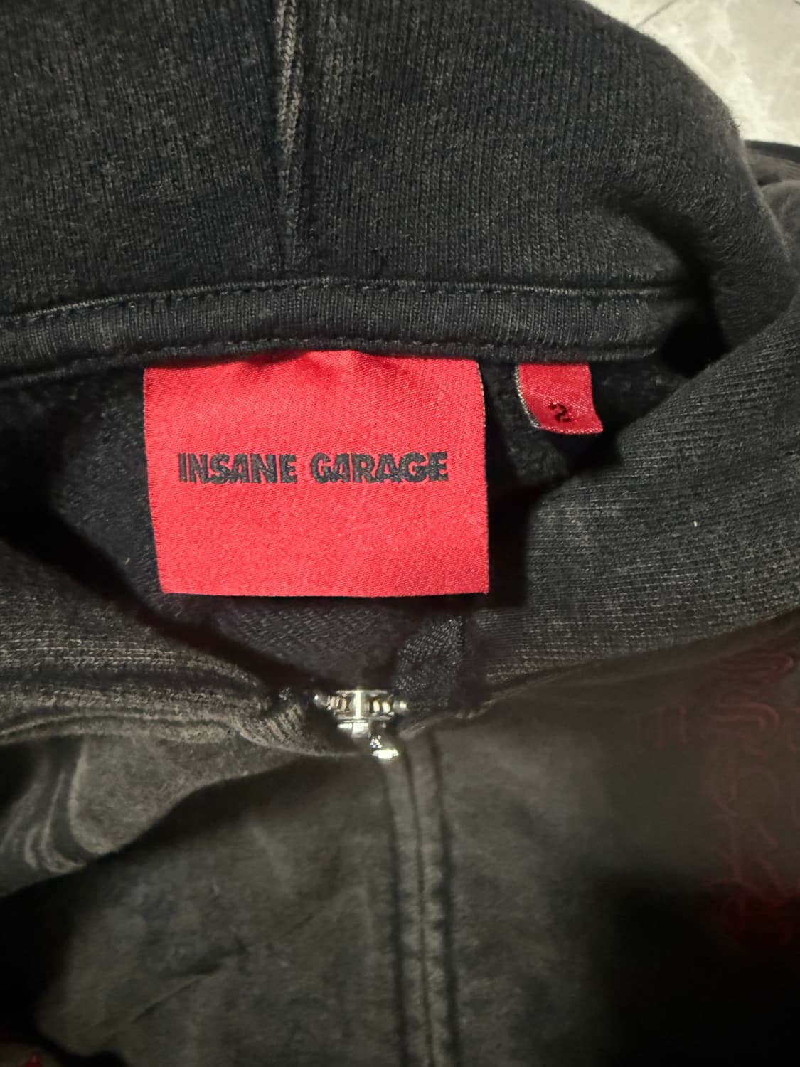 2사이즈 인세인개러지 패디드 숄더 후드 집업 빈티지 블랙 상품이미지2