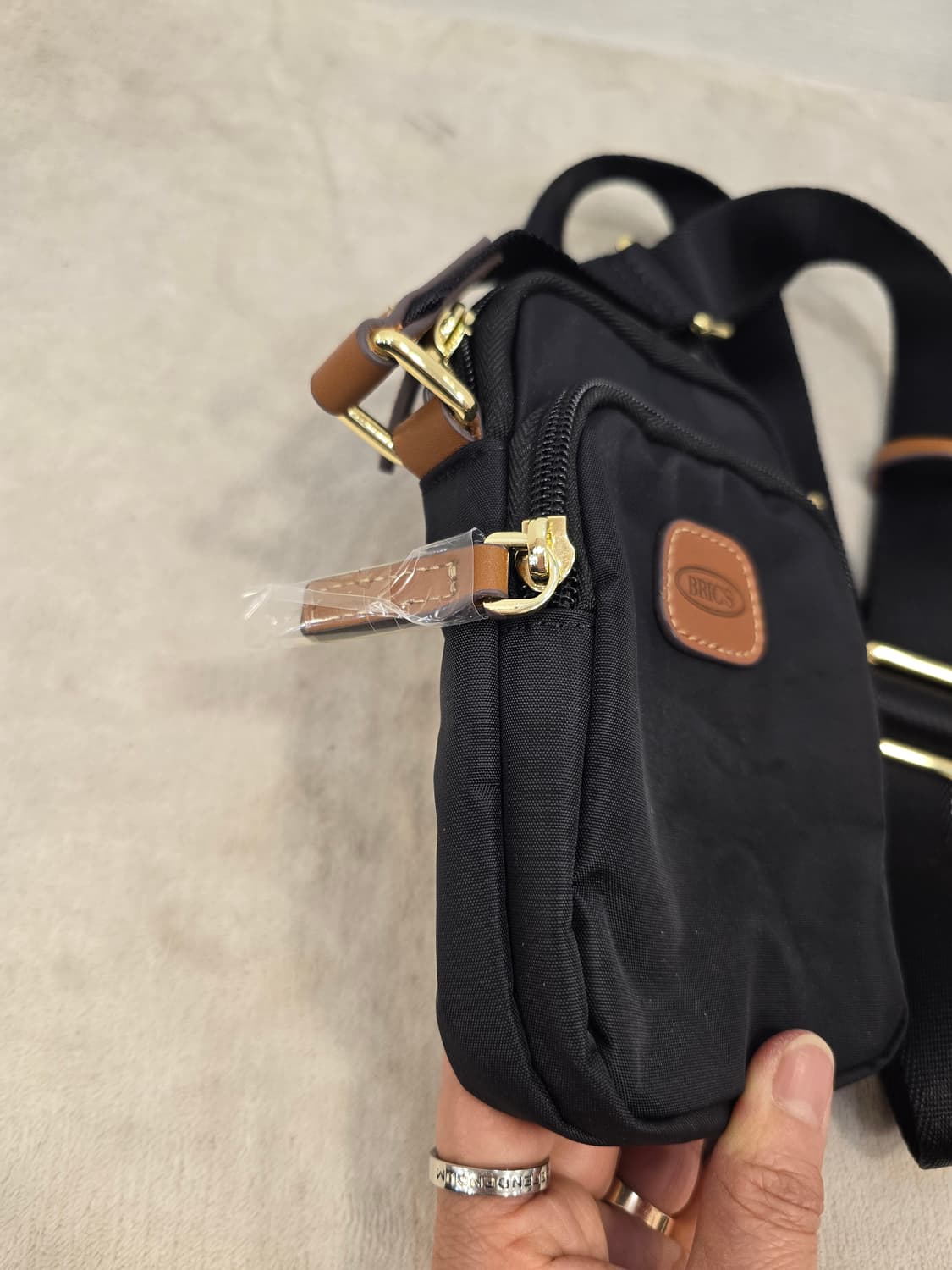 새상품) 브릭스 블랙 폰백 크로스백 상품이미지4