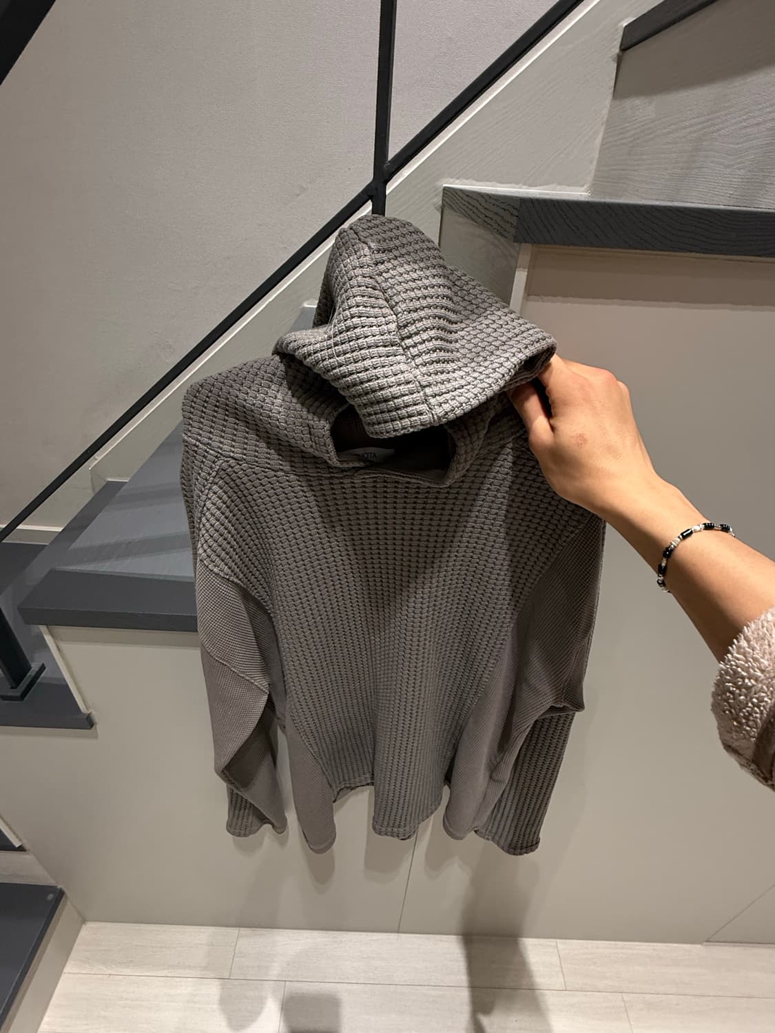 이그노타 CORE:13 PANELED HOODIE (DEEP BEIGE) 상품이미지1