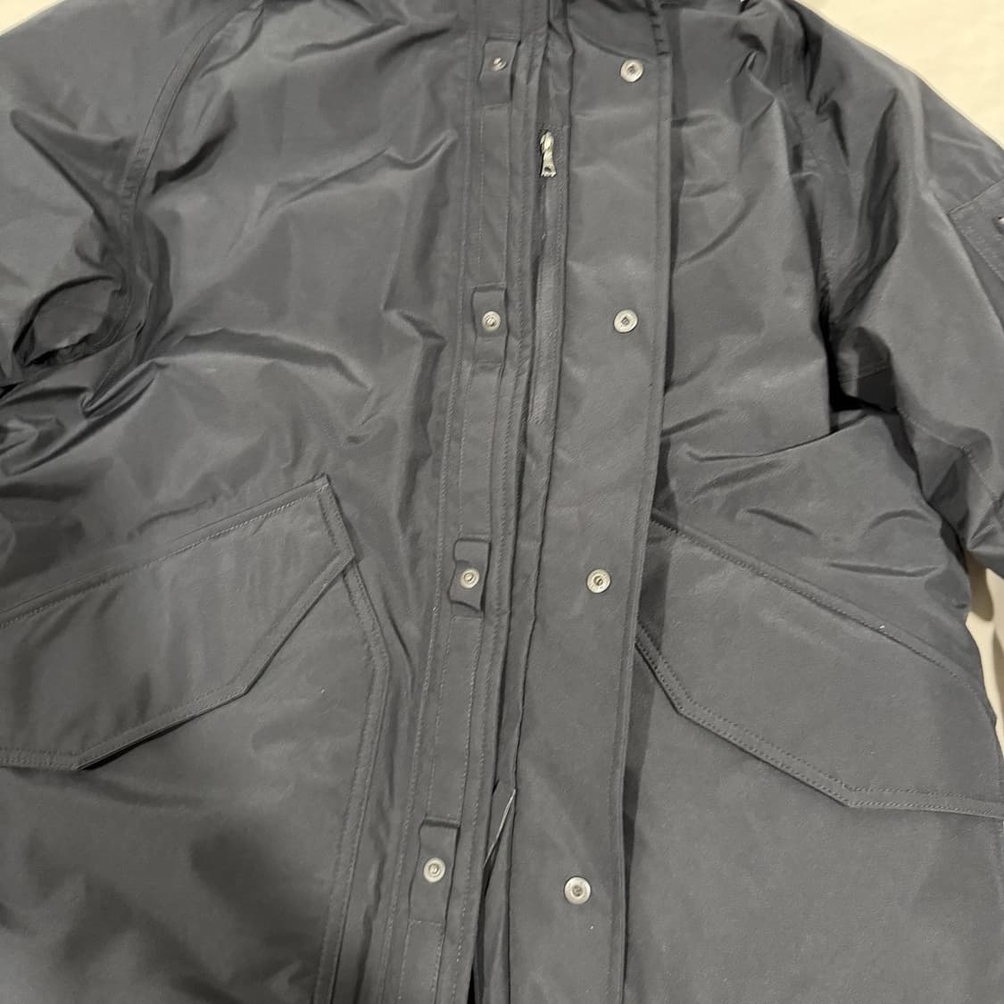 나나미카 고어텍스 다운코트 L 블랙 새제품 상품이미지4