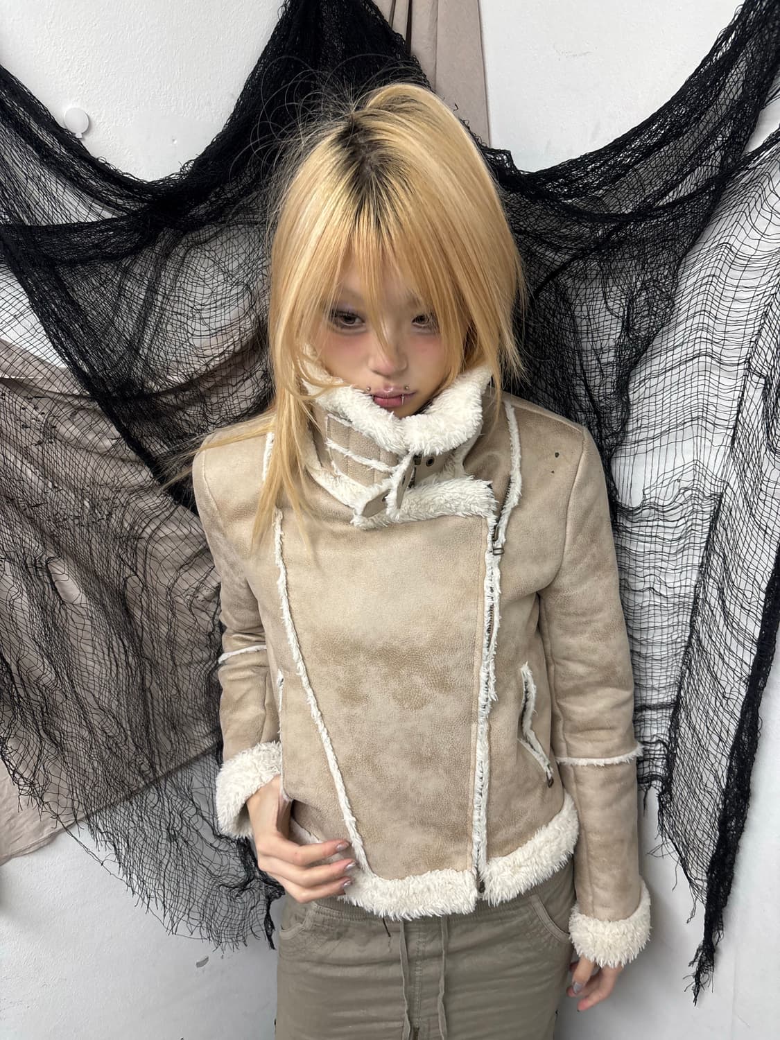 Y2K High Neck Buckle Detail Mustang 상품이미지1