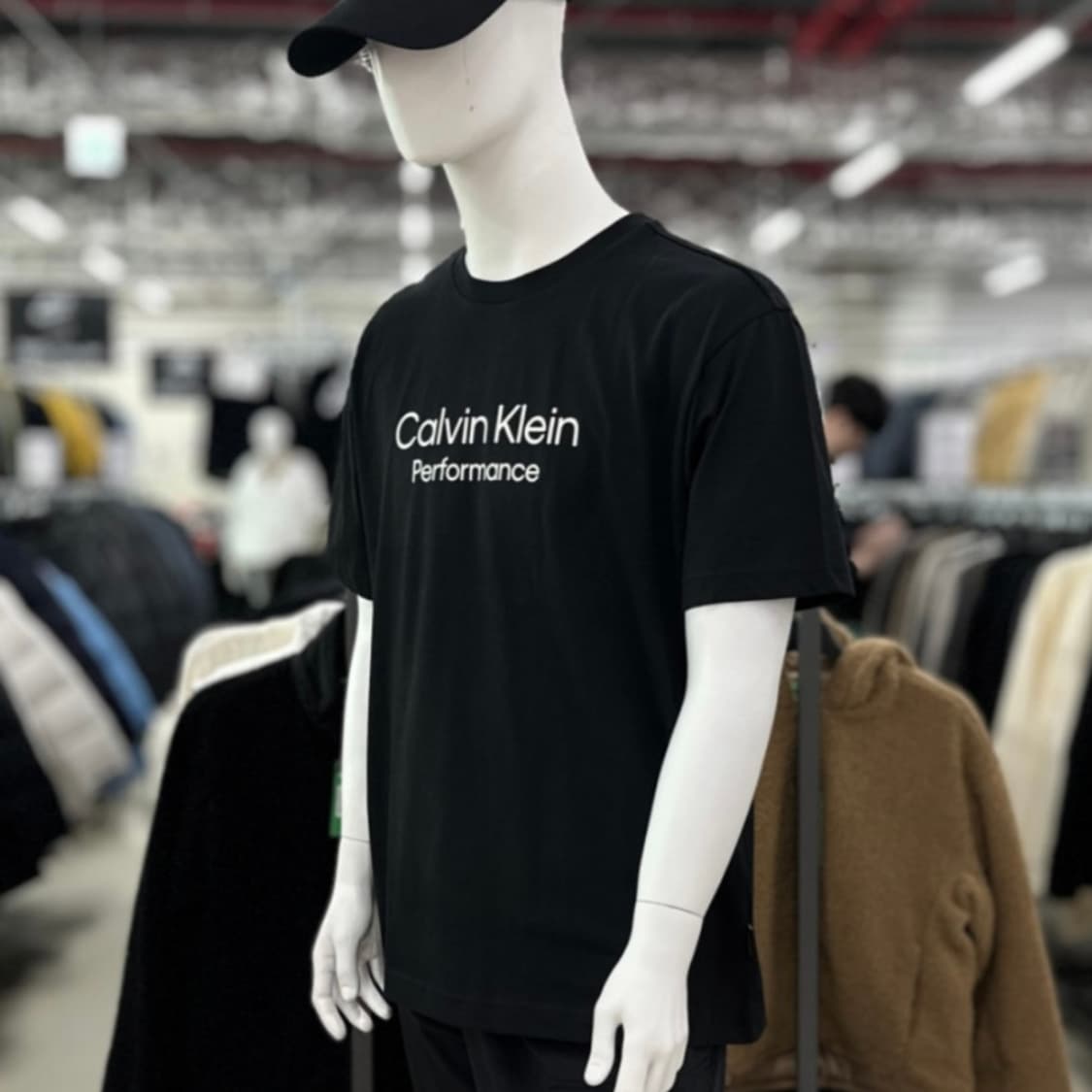 남성) 25SS CALVIN KLEIN 퍼포먼스 반팔 티셔츠 상품이미지2