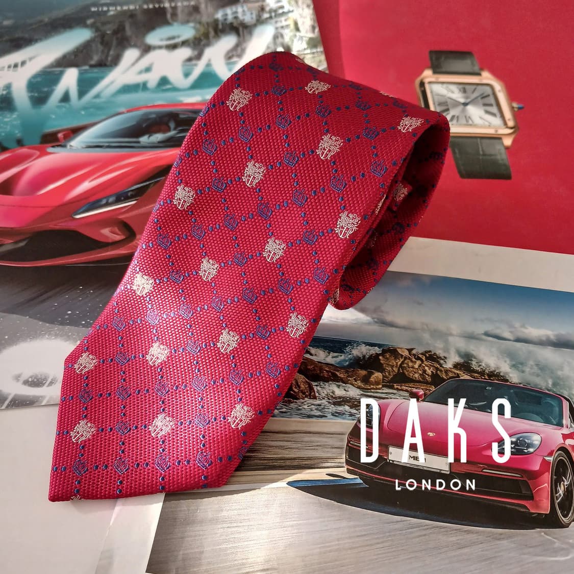 닥스 실크 레드 크라운 패턴 넥타이 8.2cm A+등급 A18963
 상품이미지1