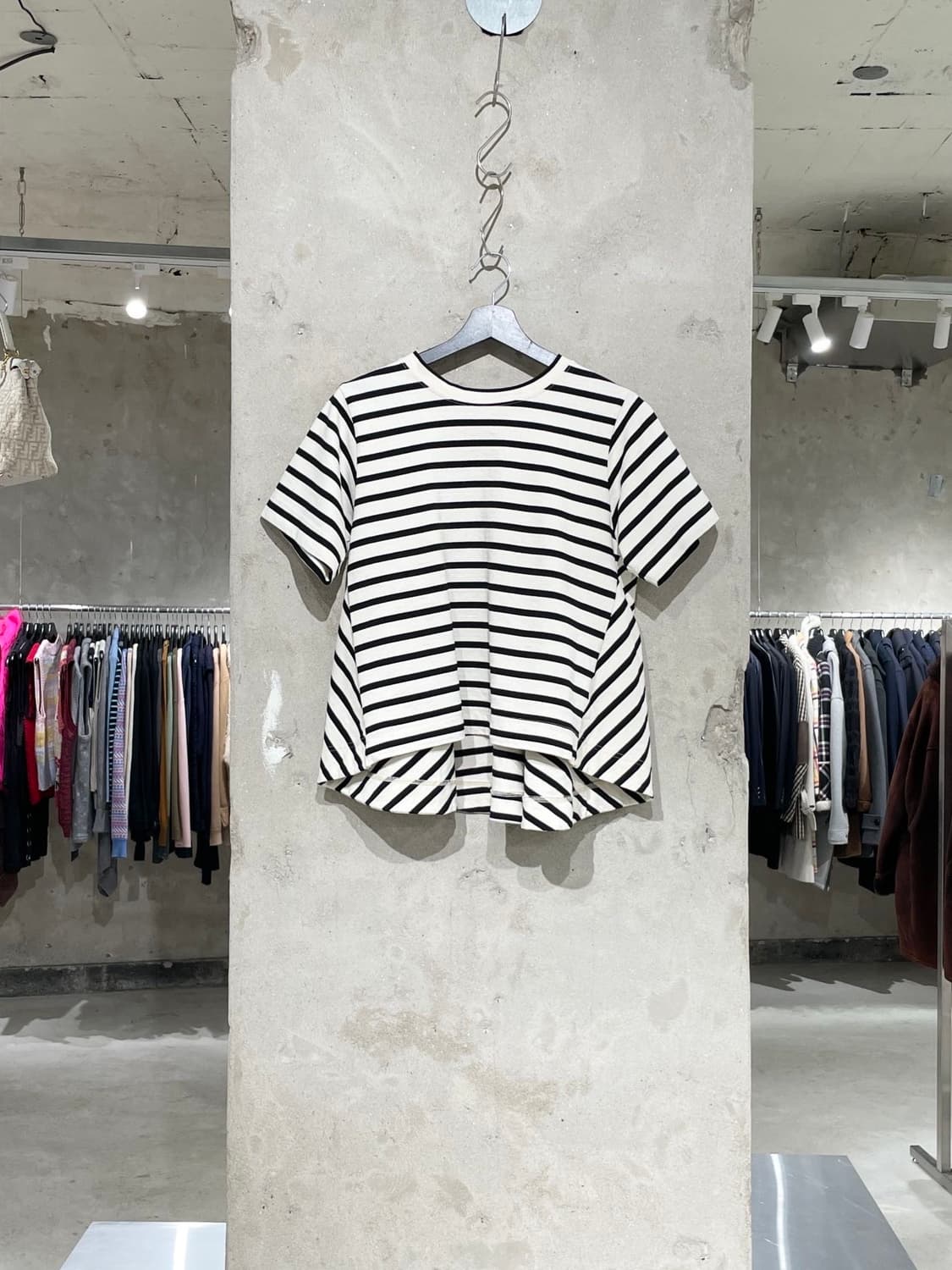 레이 빔즈 아이보리 스트라이프 A라인 보더 하프티 상품이미지1