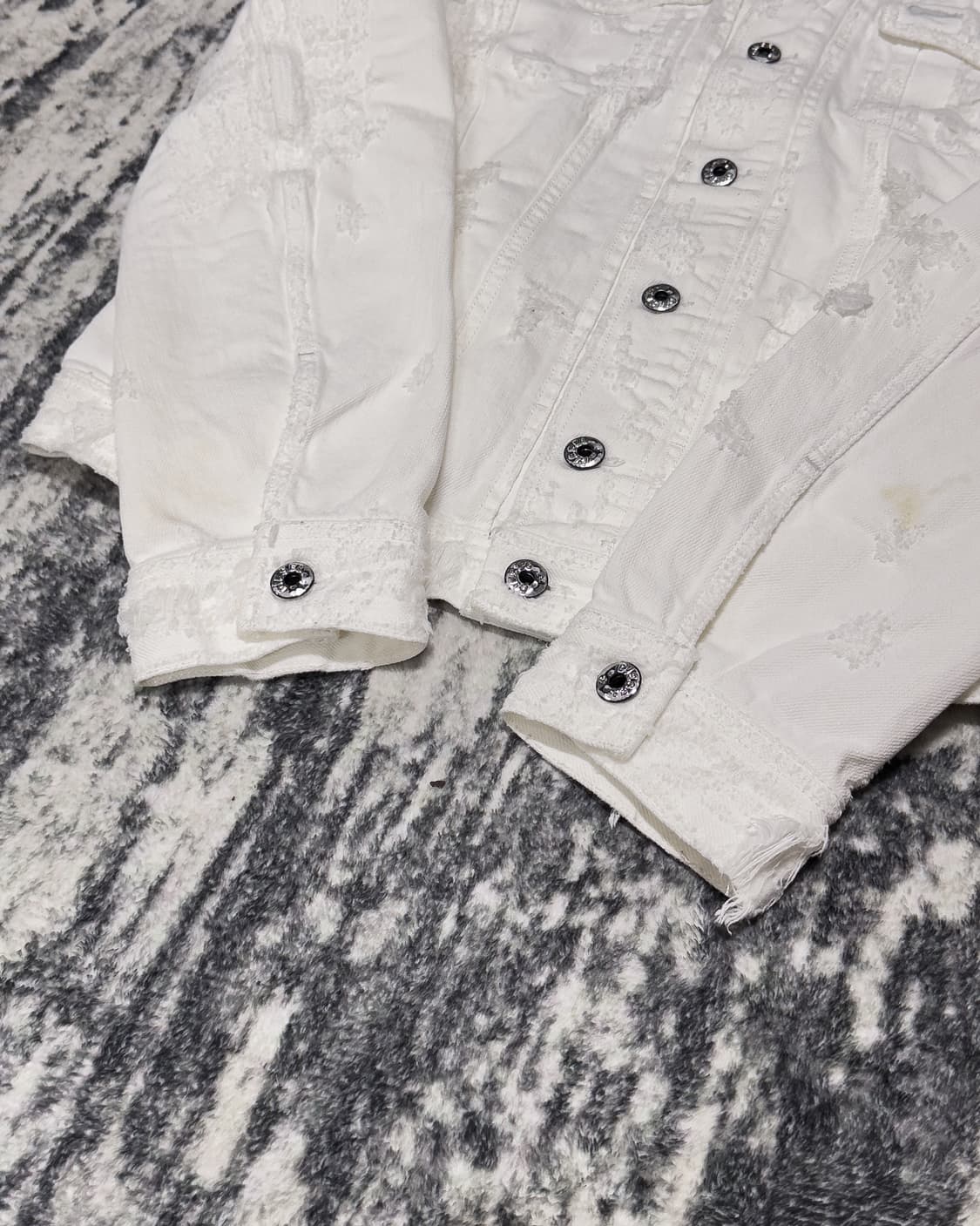 {DIESEL} White Destroyed Denim Jacket    상품이미지6