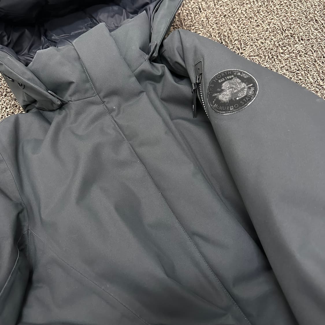 노스페이스 여성 구스다운 롱패딩 90(M) 상품이미지10