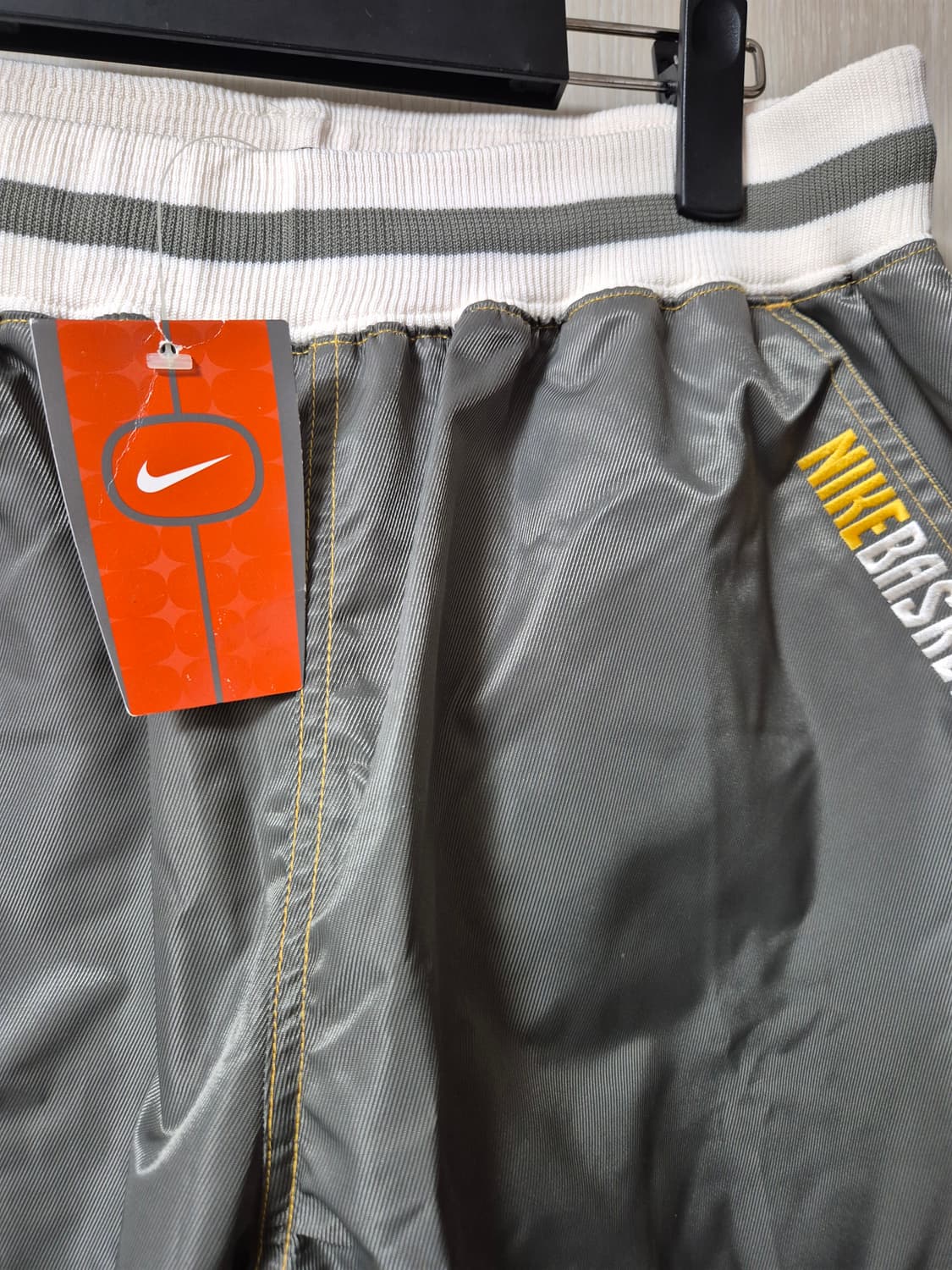 (새제품) 나이키 스우시 베스킷 볼 오버사이즈 나일론 팬츠 상품이미지4
