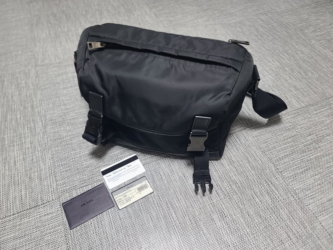 프라다 카메라백 바이커백 크롬 레더 숄더백 크로스백 va1063 상품이미지1
