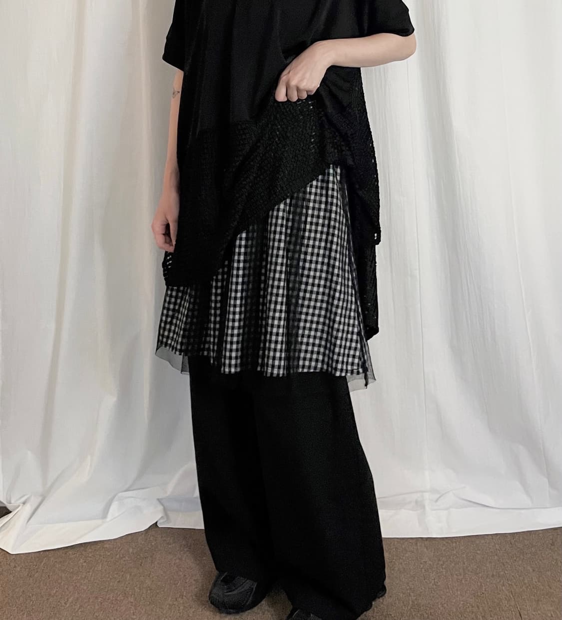 Gingham Chiffon Midi Skirt - Black 상품이미지1