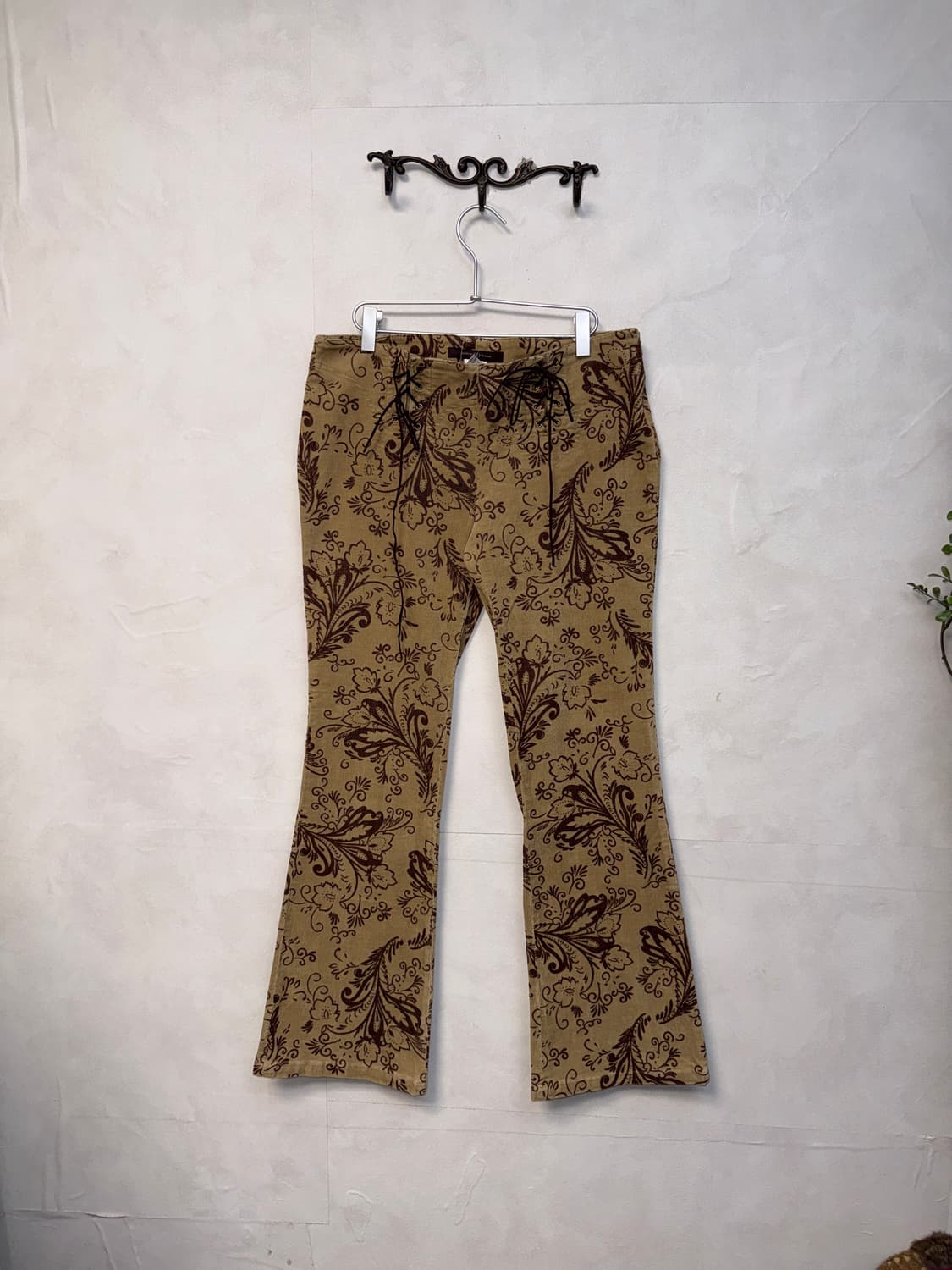 Beige oriental laceup corduroy 부츠컷팬츠 상품이미지1