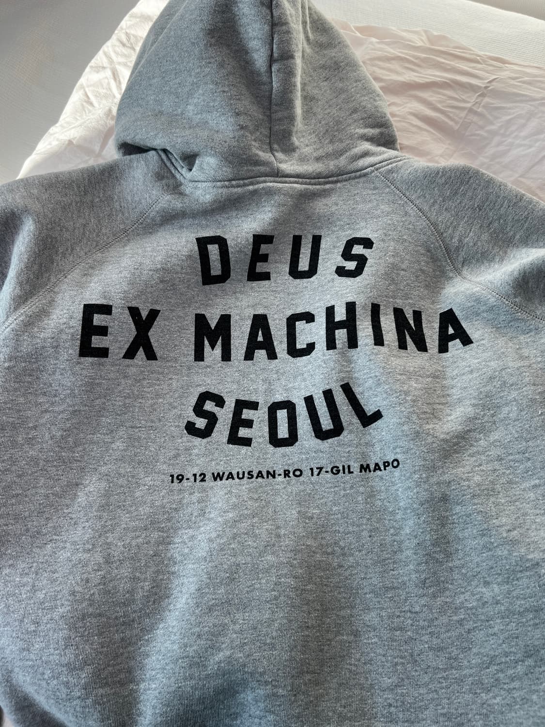 데우스 서울 후드티 상품이미지2