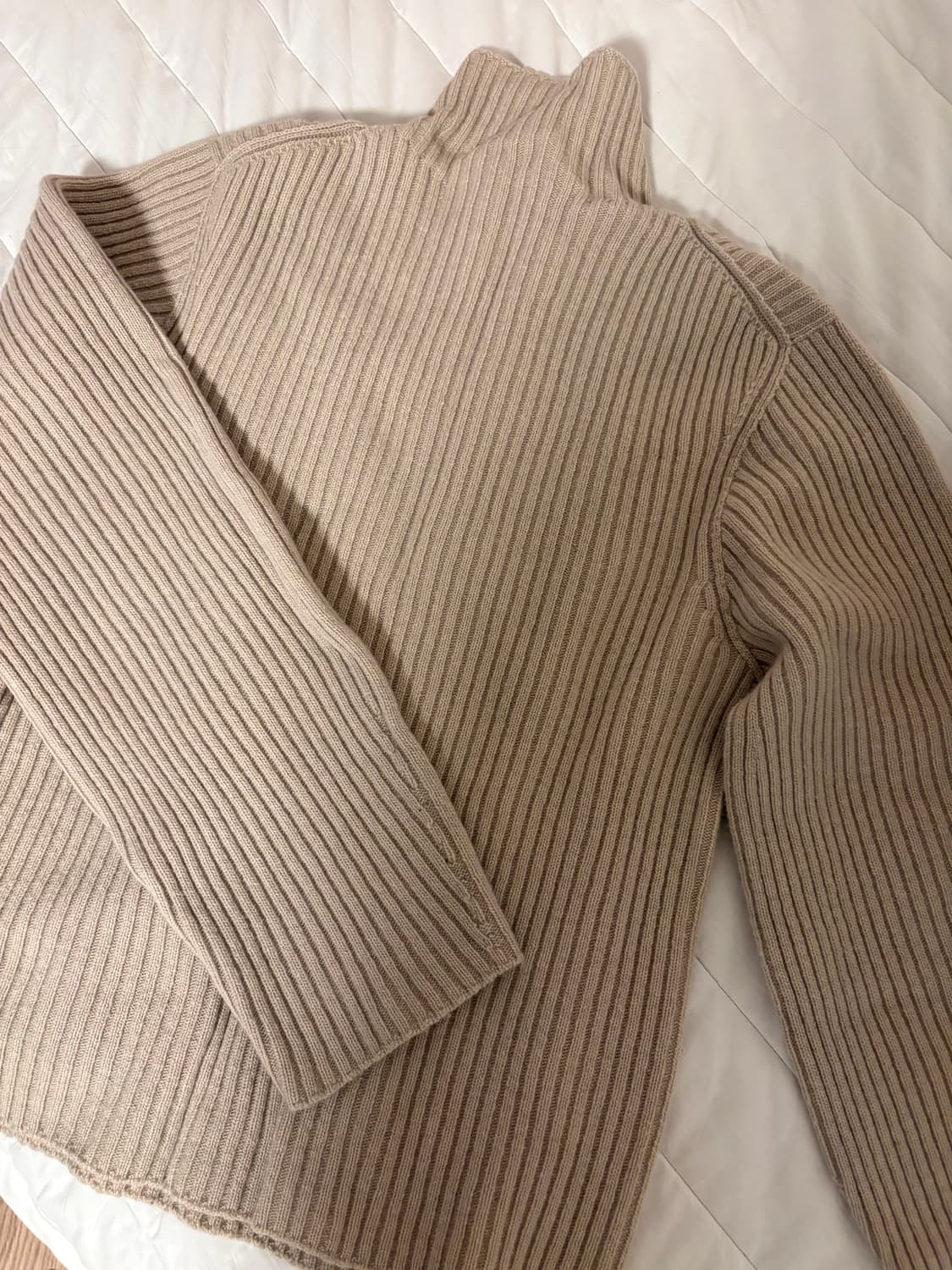 아모멘토 니트 상품이미지3